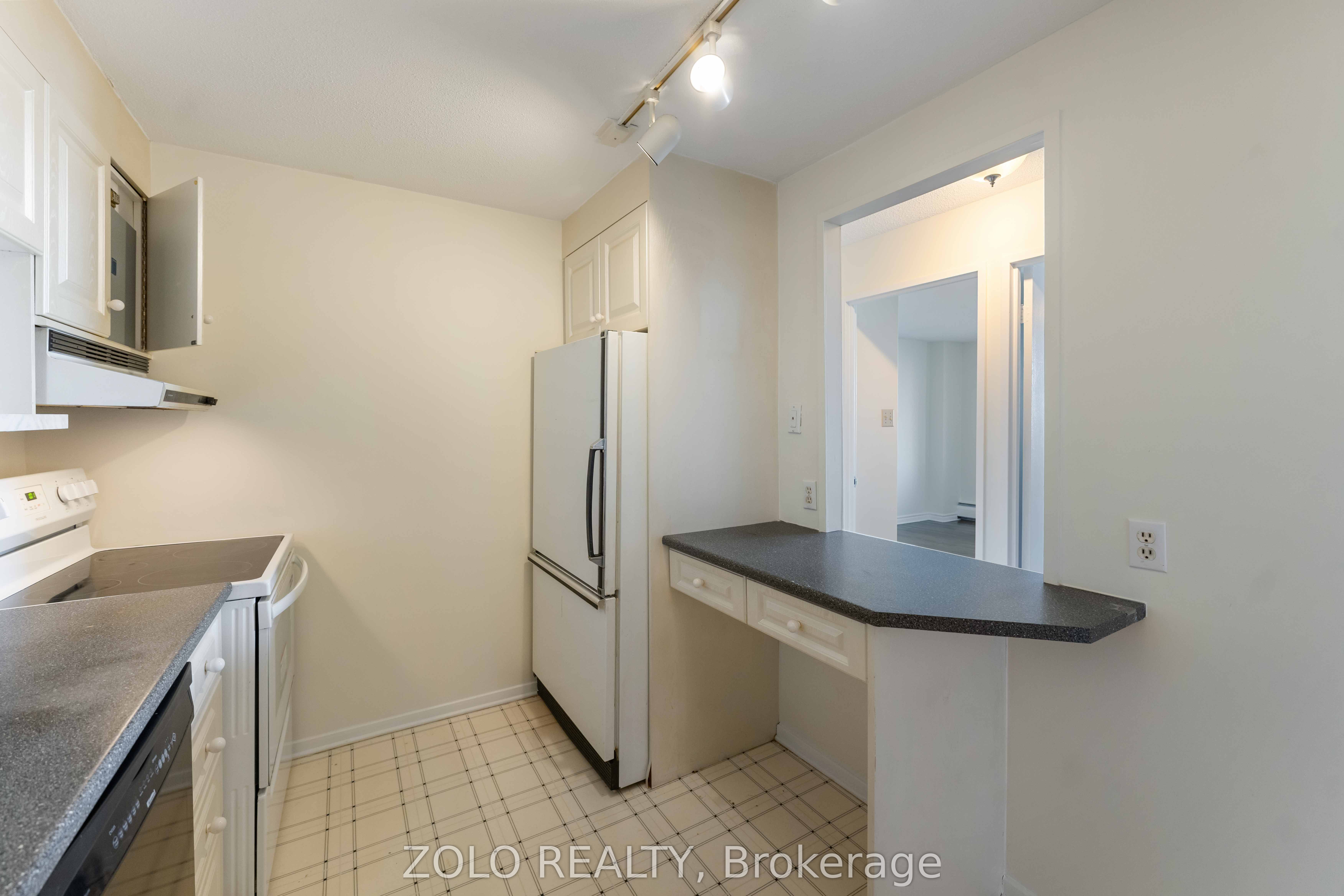 #201 - 415 Greenview Avenue Property Photo 7