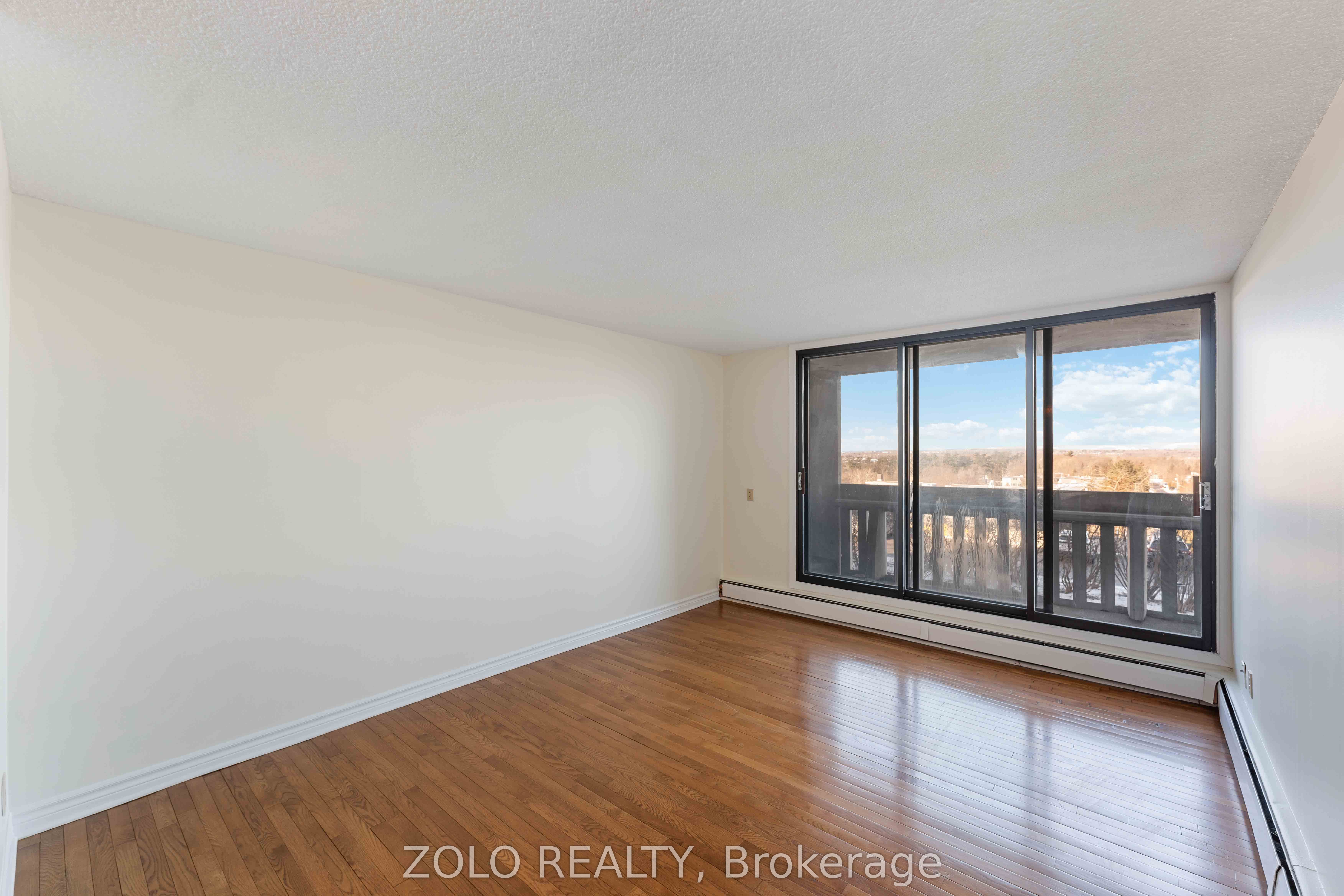 #201 - 415 Greenview Avenue Property Photo 12