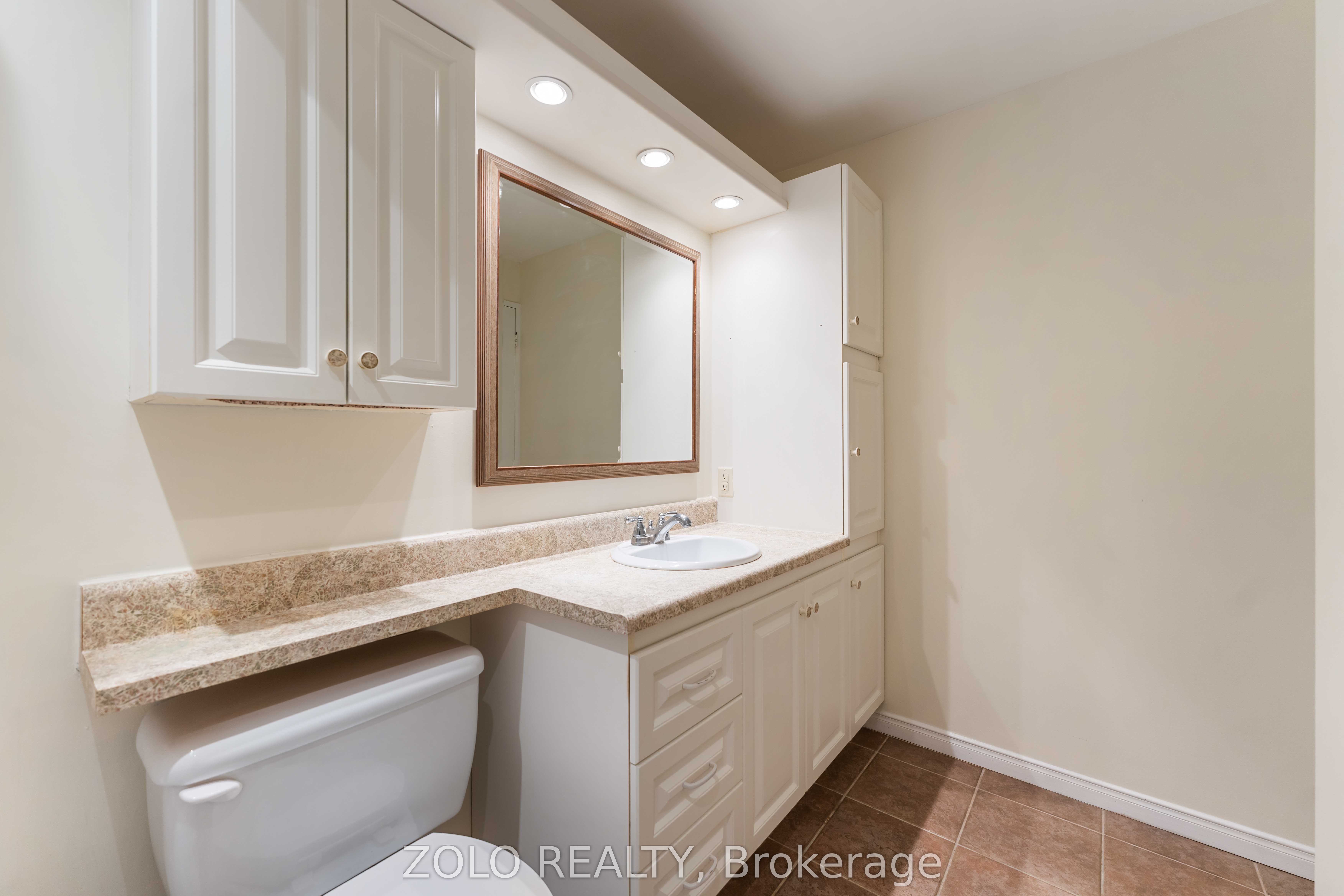 #201 - 415 Greenview Avenue Property Photo 18