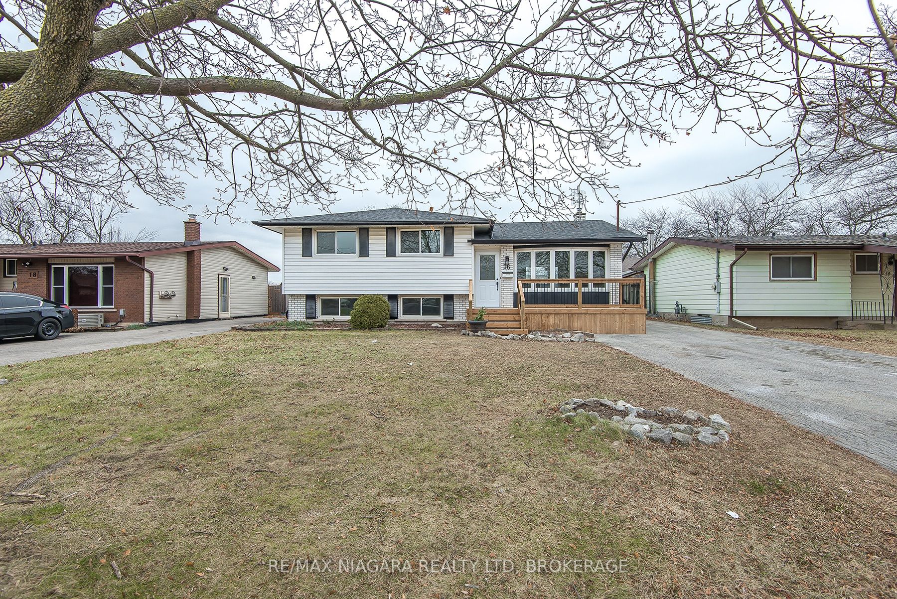 16 Huntley Crescent Property Photo 4