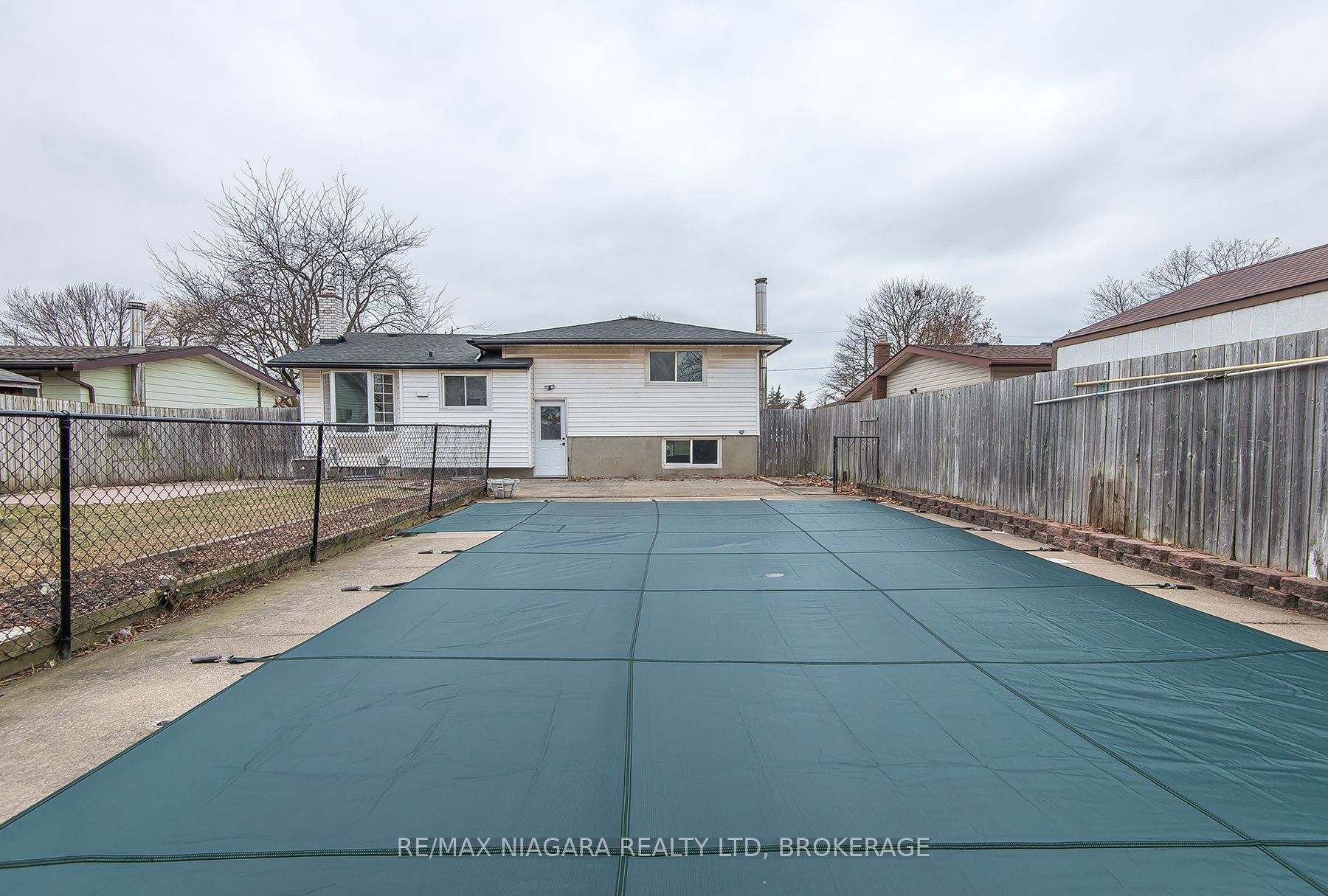 16 Huntley Crescent Property Photo 10
