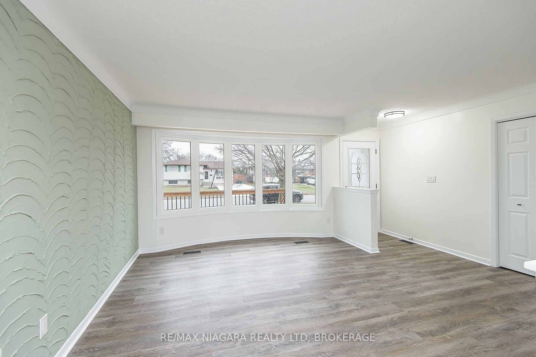 16 Huntley Crescent Property Photo 14