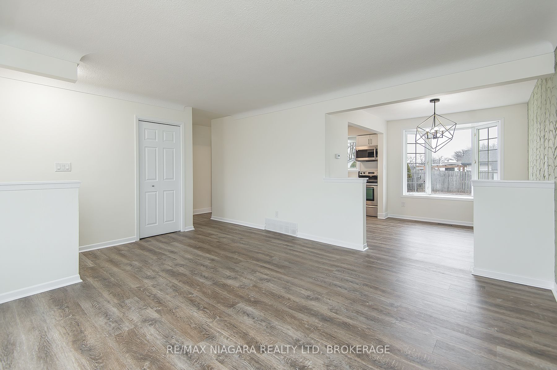 16 Huntley Crescent Property Photo 16