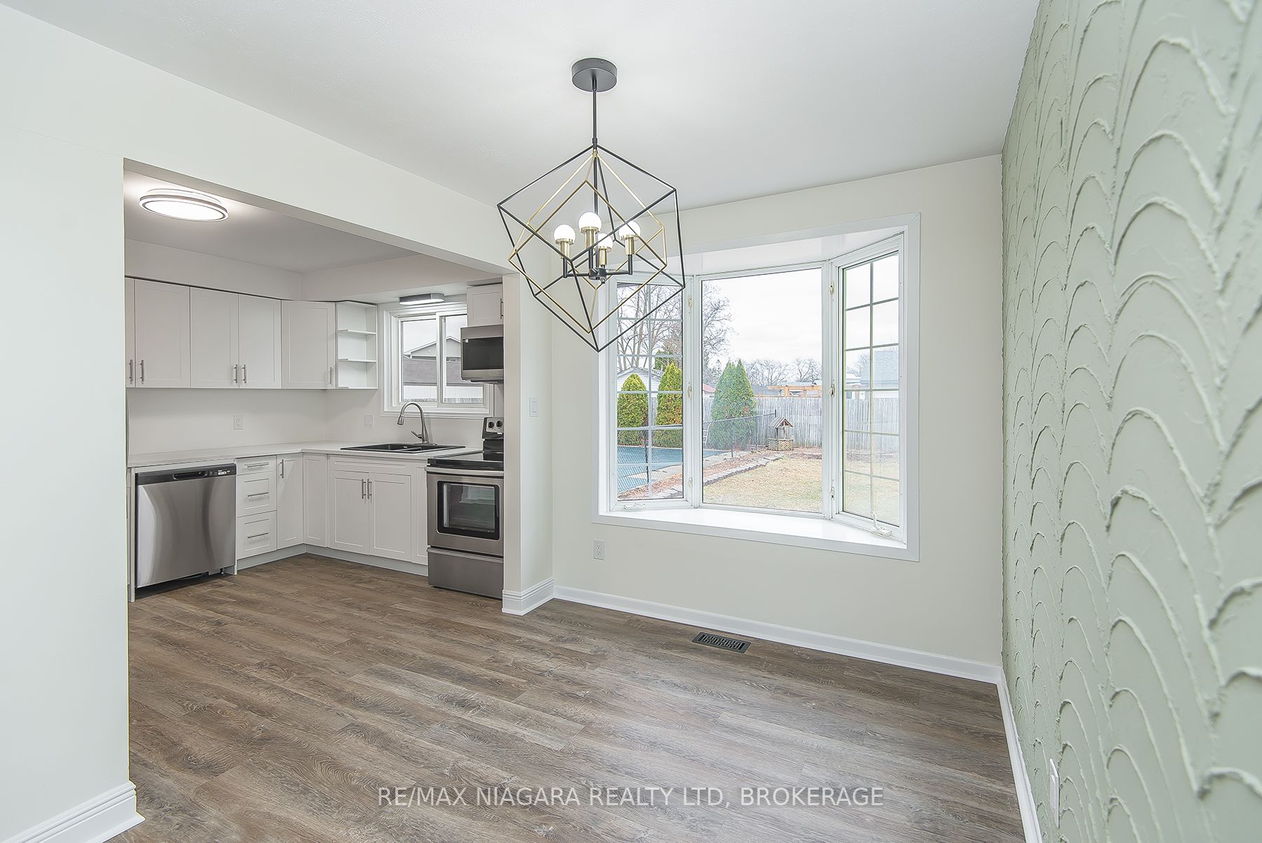 16 Huntley Crescent Property Photo 18