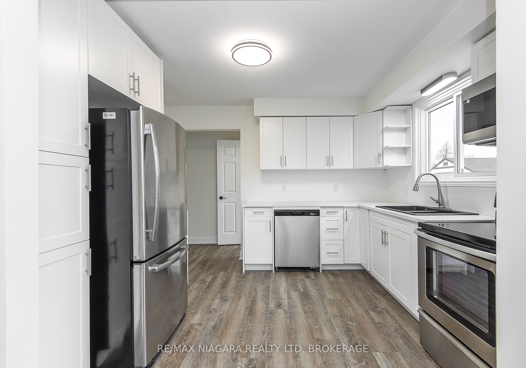 16 Huntley Crescent Property Photo 21
