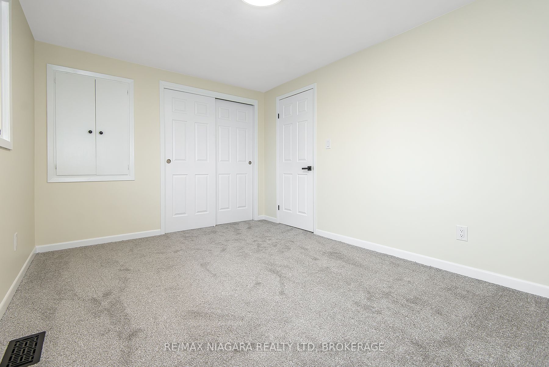 16 Huntley Crescent Property Photo 28