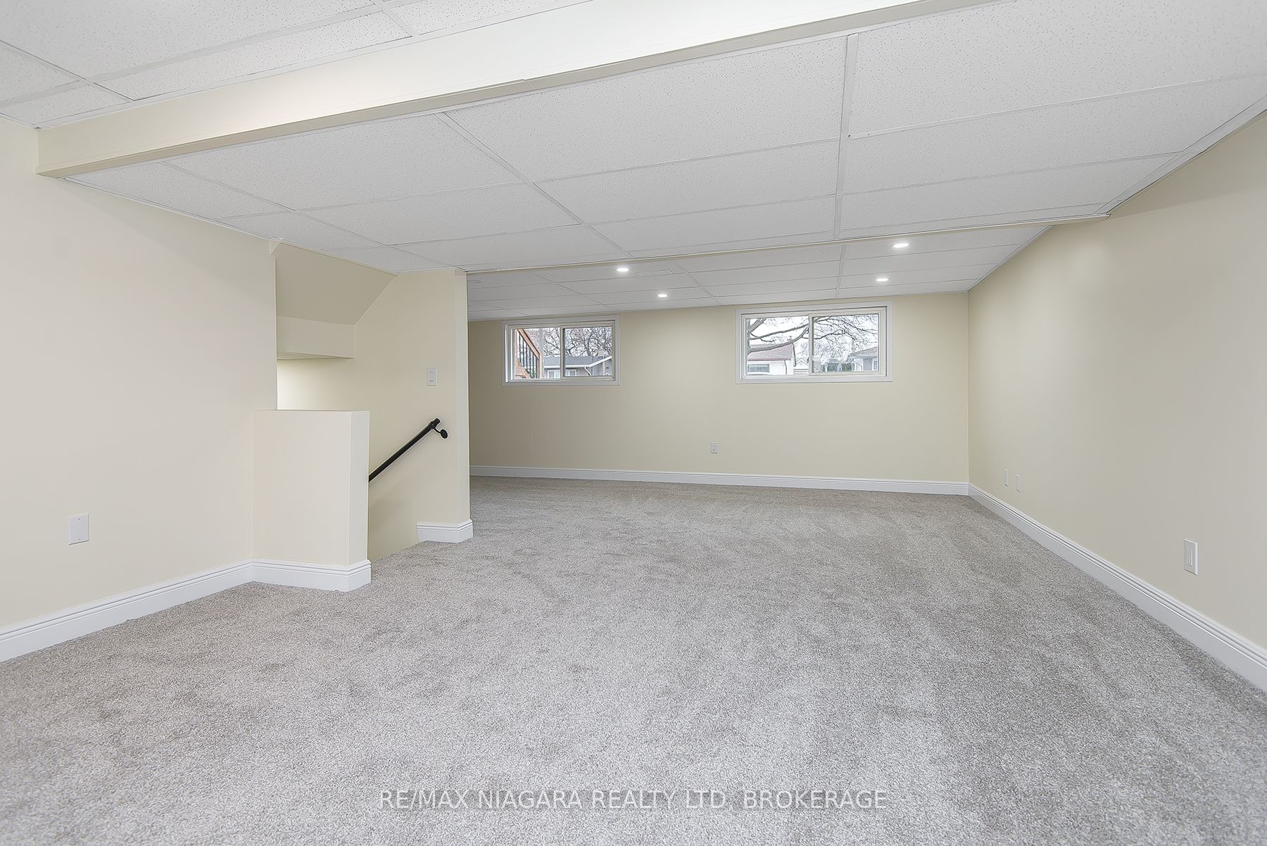 16 Huntley Crescent Property Photo 35