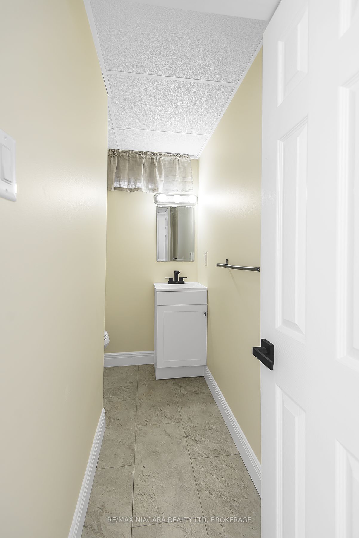 16 Huntley Crescent Property Photo 38