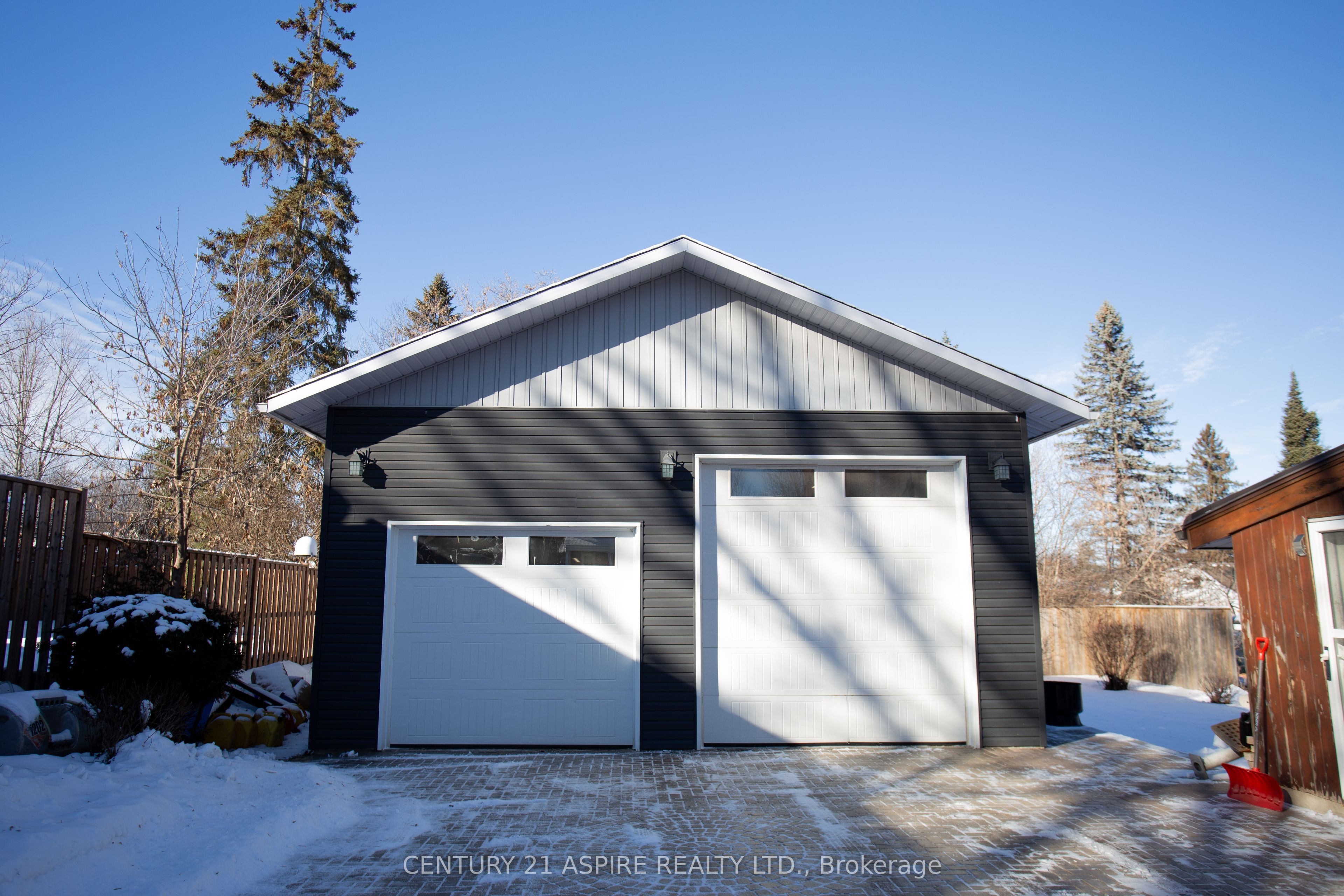 336 Trafalgar Road Property Photo 2