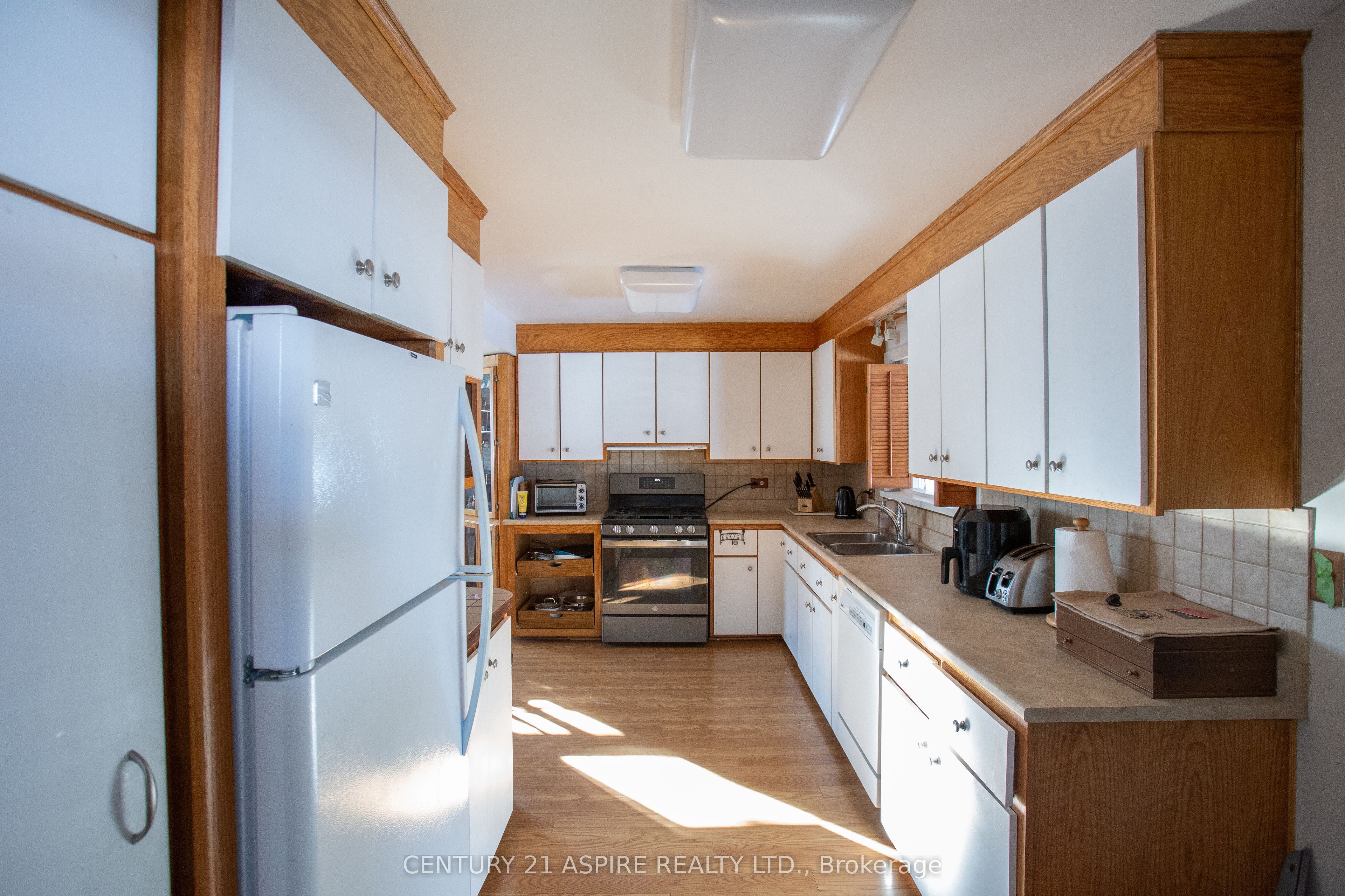336 Trafalgar Road Property Photo 4
