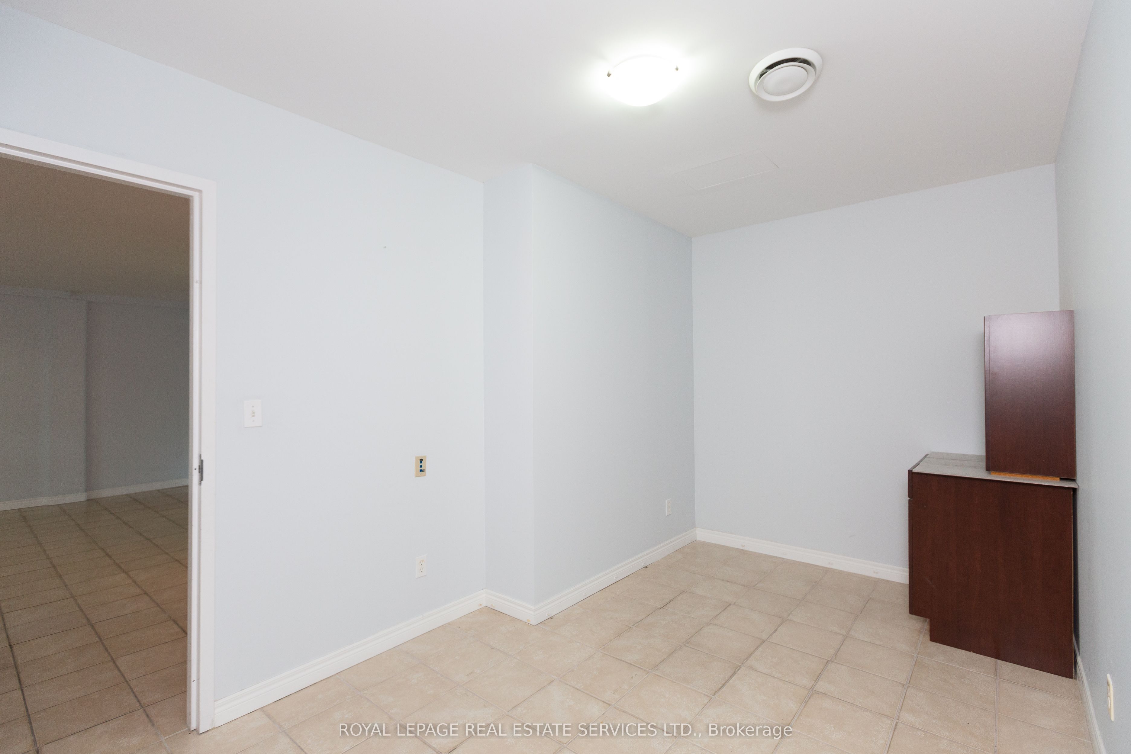 #201 - 52 Cannon Street Property Photo 9