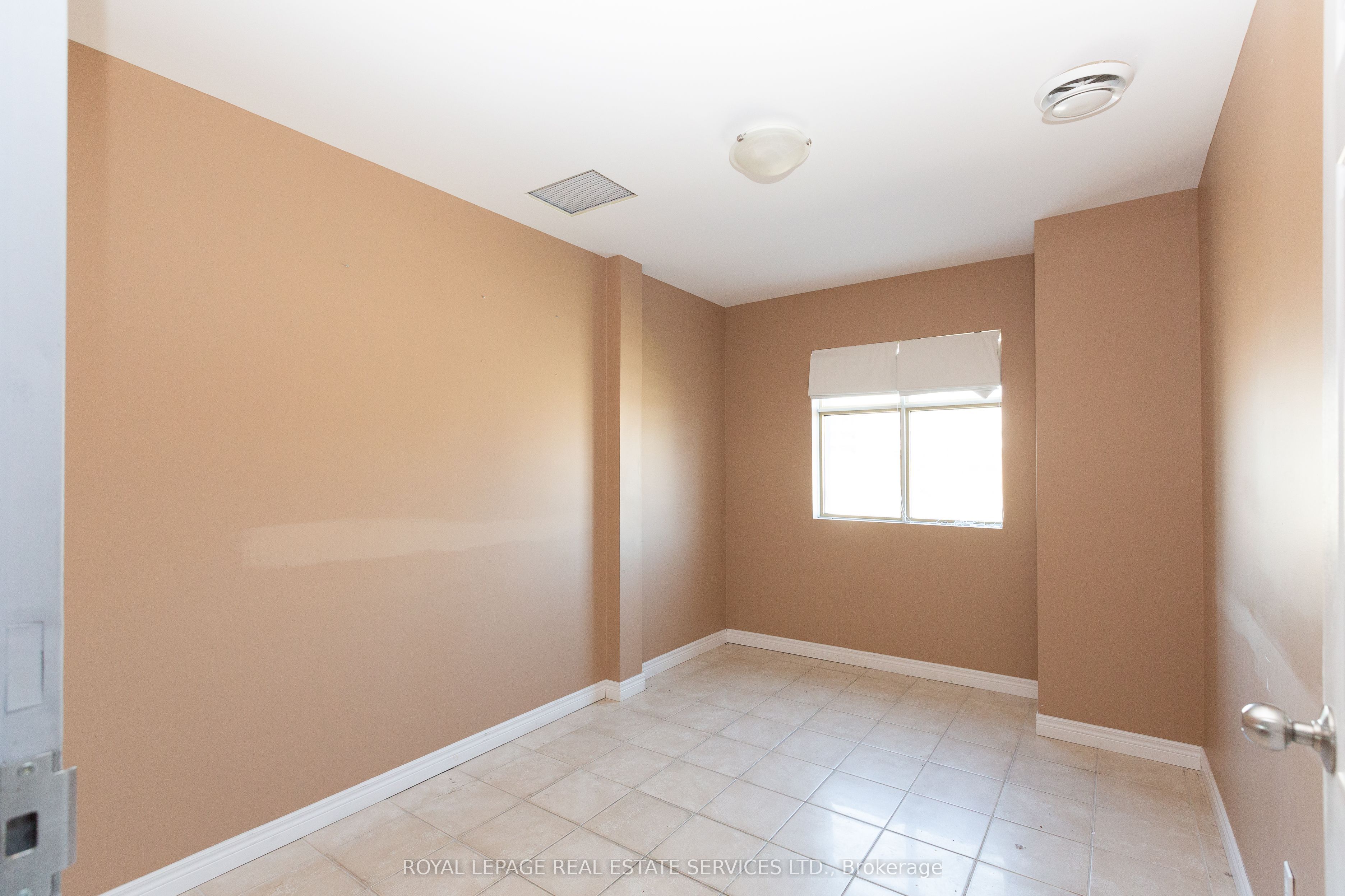 #201 - 52 Cannon Street Property Photo 14