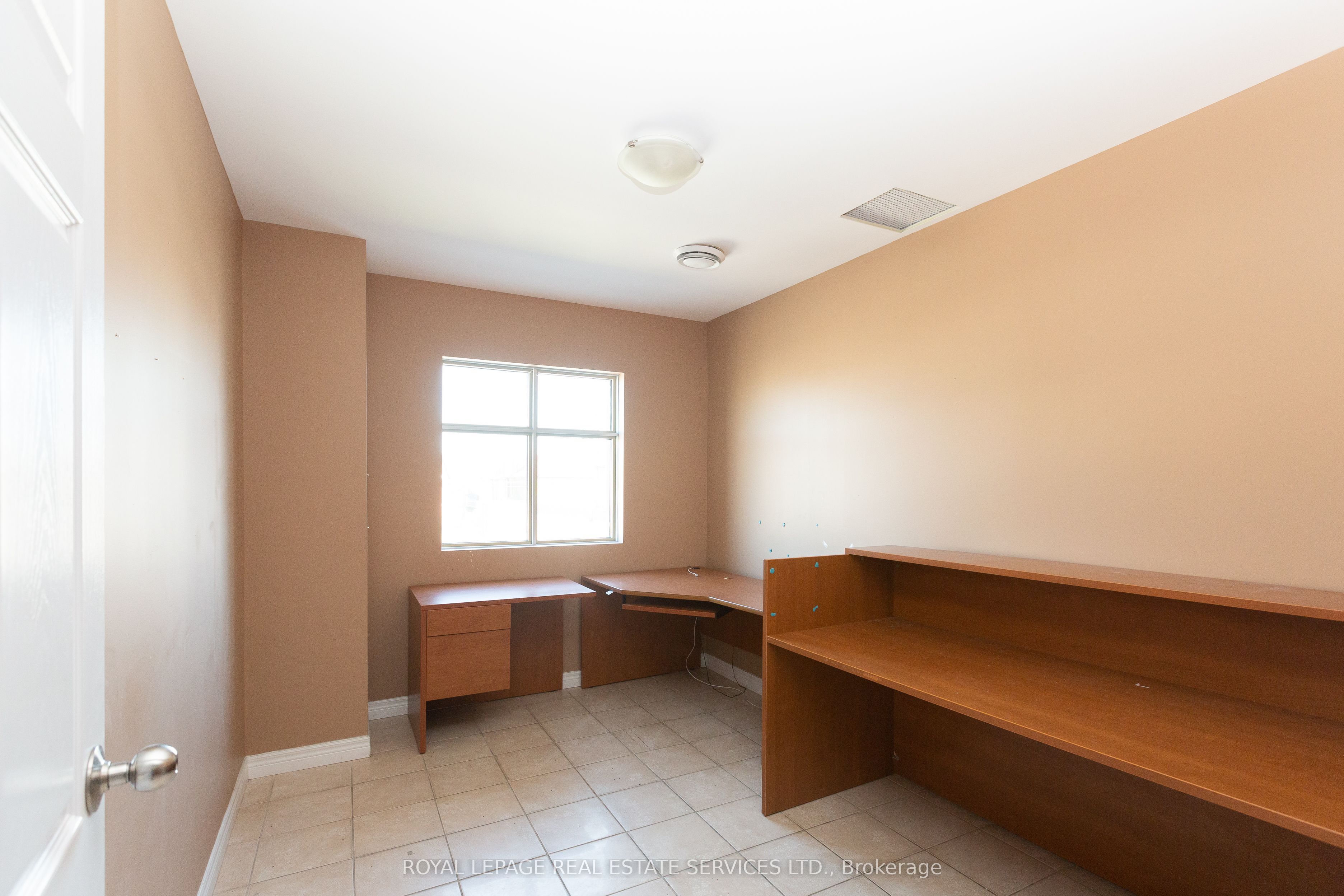 #201 - 52 Cannon Street Property Photo 16