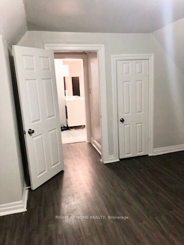 24 Spadina Avenue W Property Photo 25