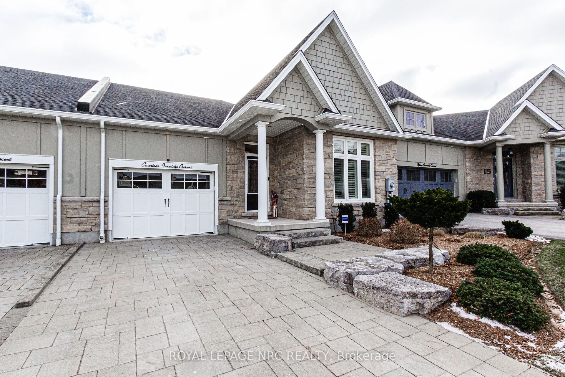 17 Stoneridge Crescent Property Photo 2