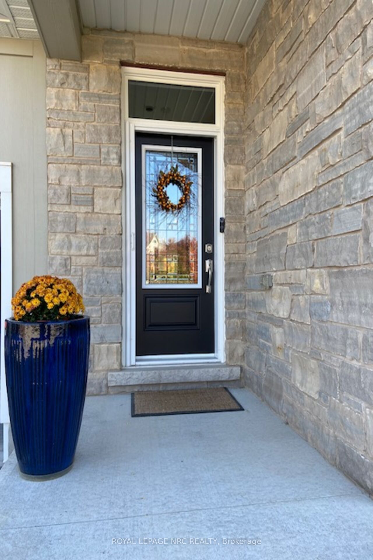 17 Stoneridge Crescent Property Photo 3