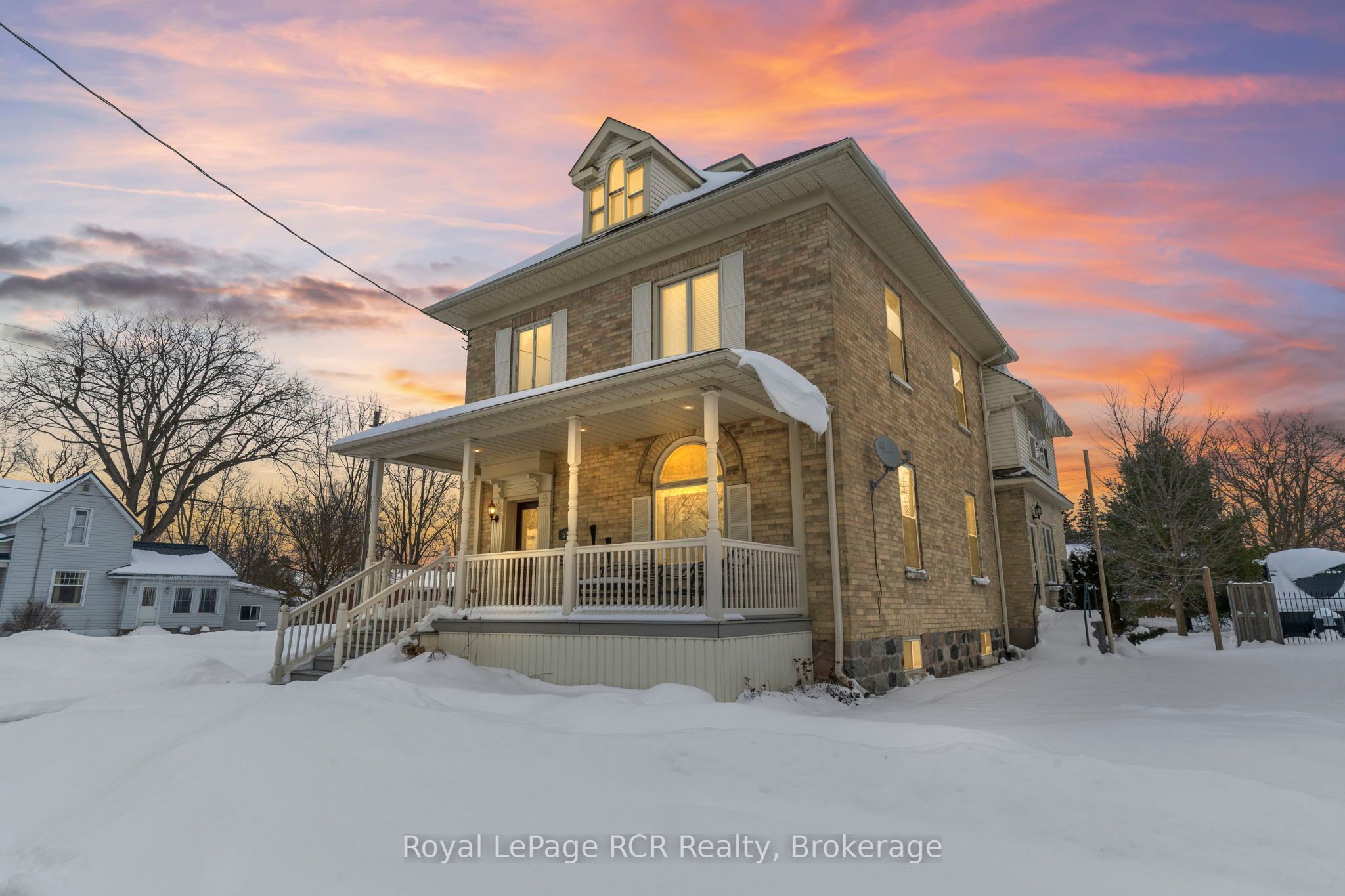 559 10th Avenue Property Photo