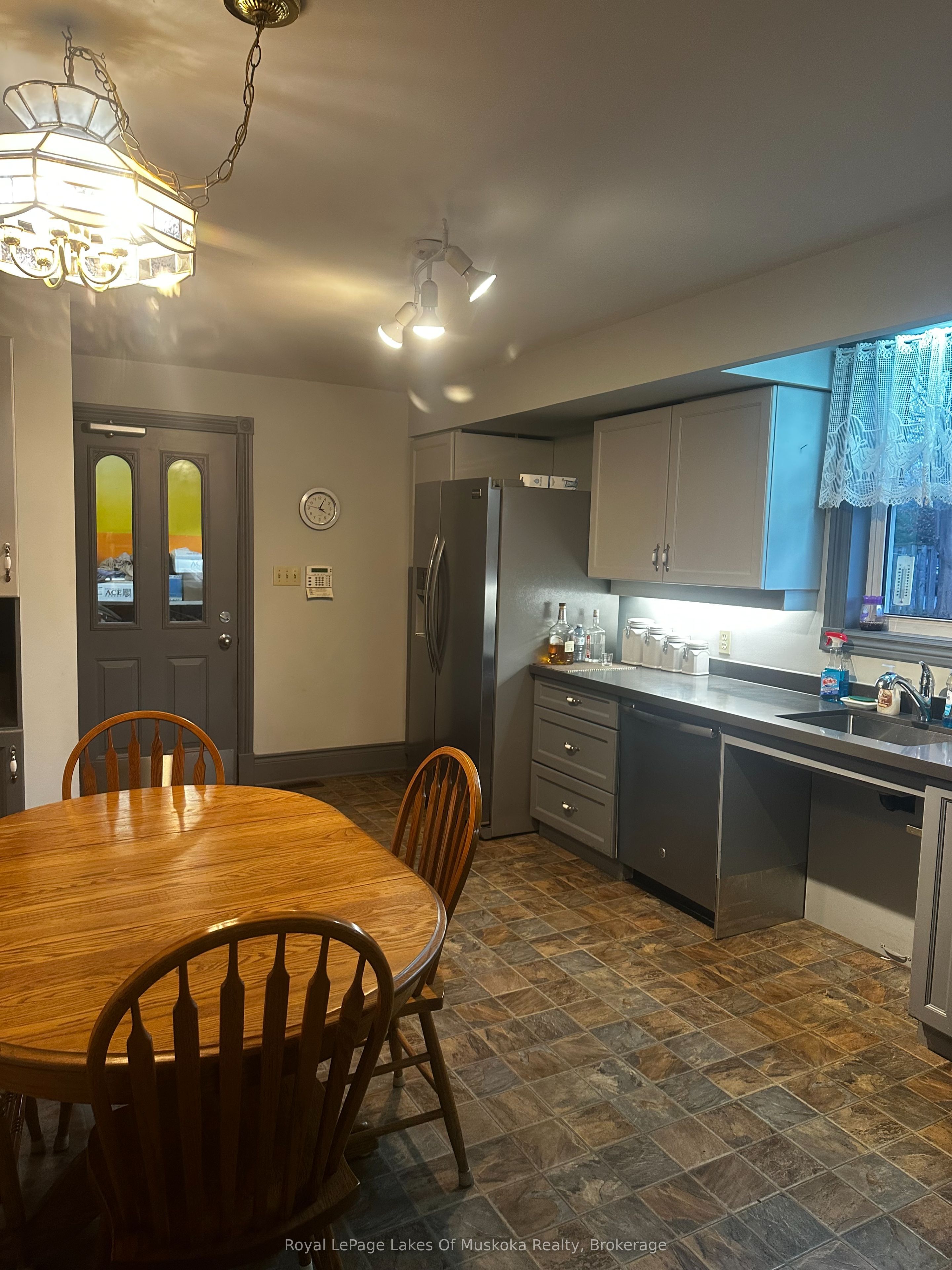 860 Muskoka Road S Property Photo 5