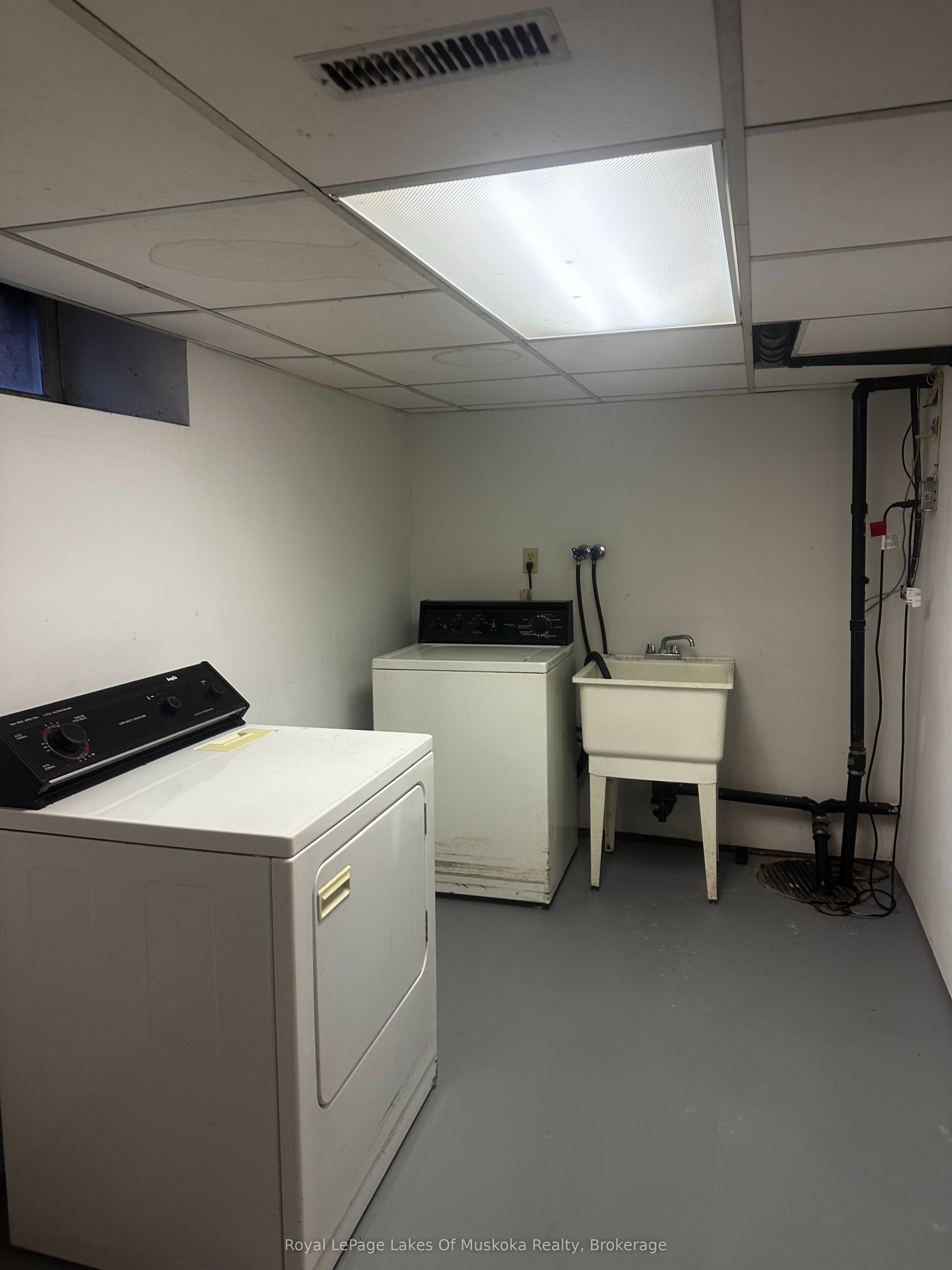 860 Muskoka Road S Property Photo 6