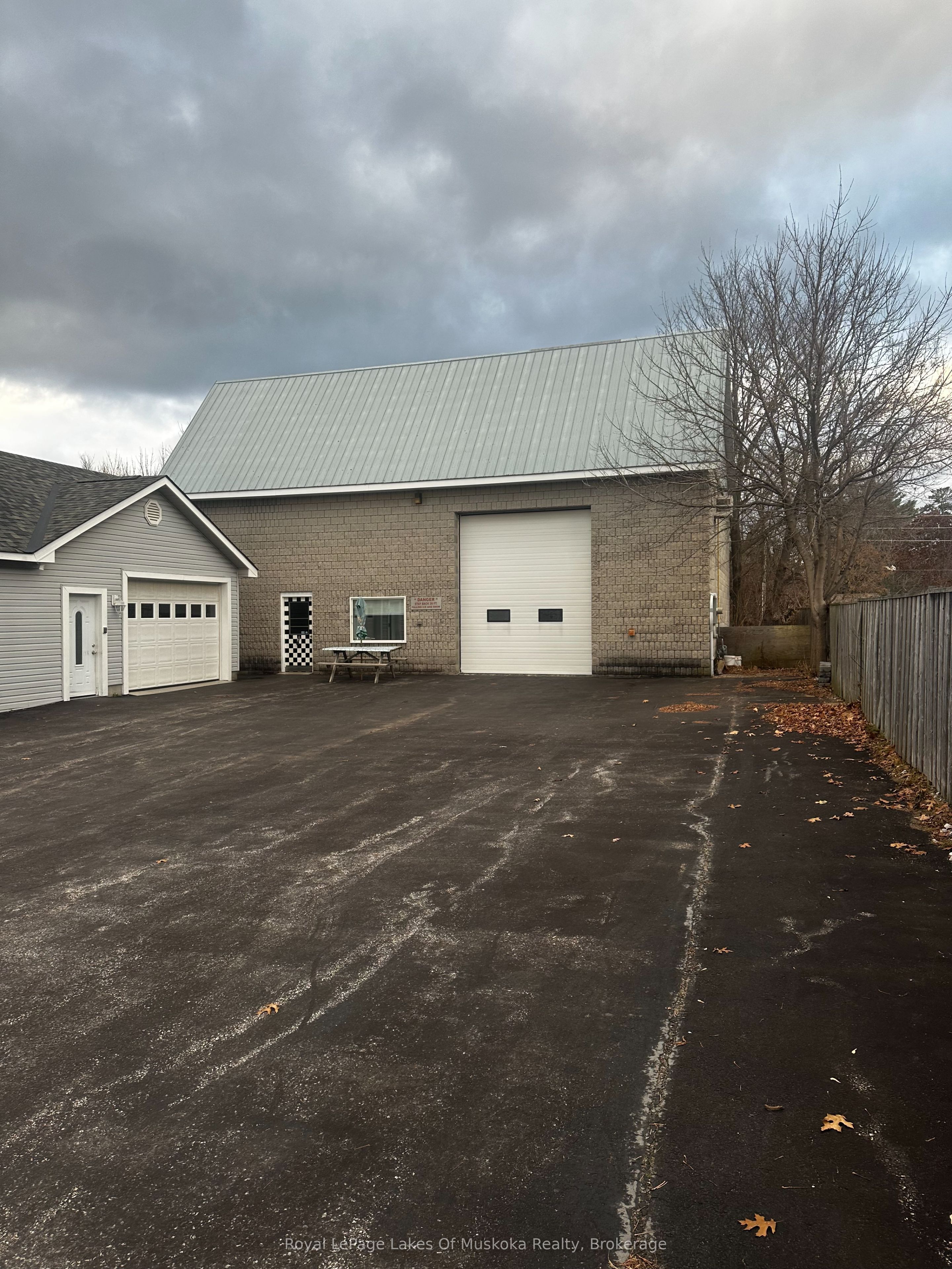 860 Muskoka Road S Property Photo 15