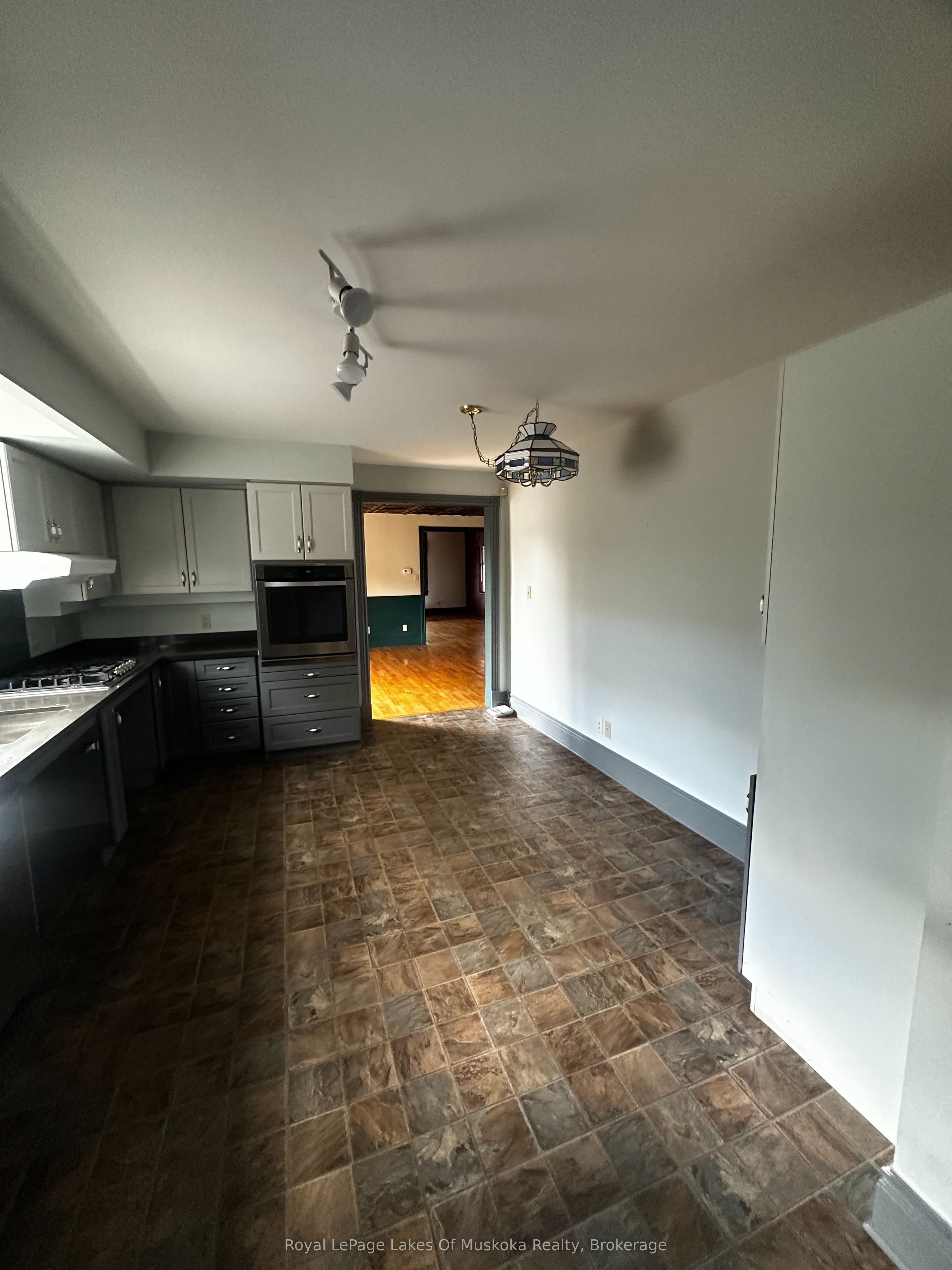 860 Muskoka Road S Property Photo 31