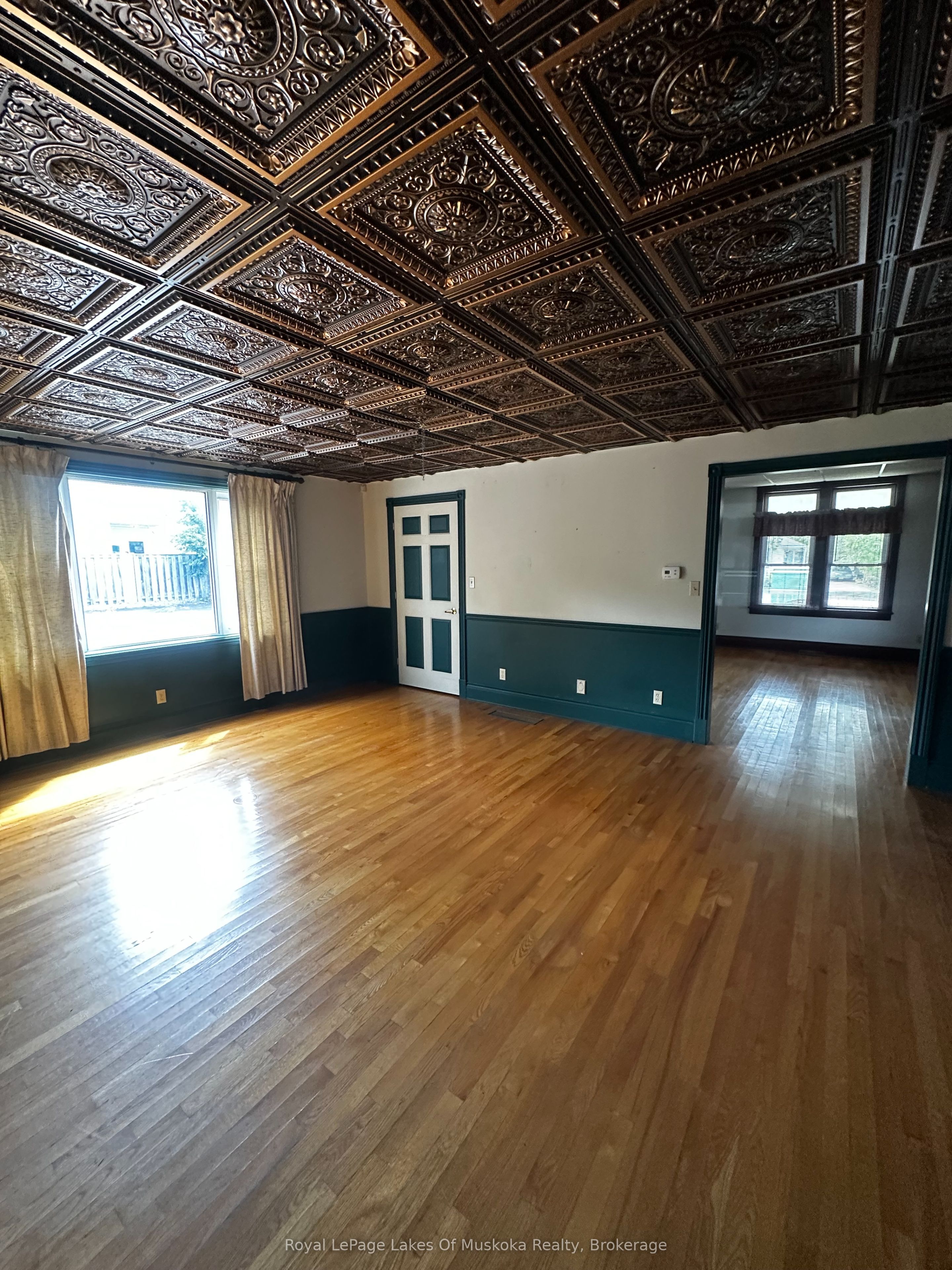 860 Muskoka Road S Property Photo 33