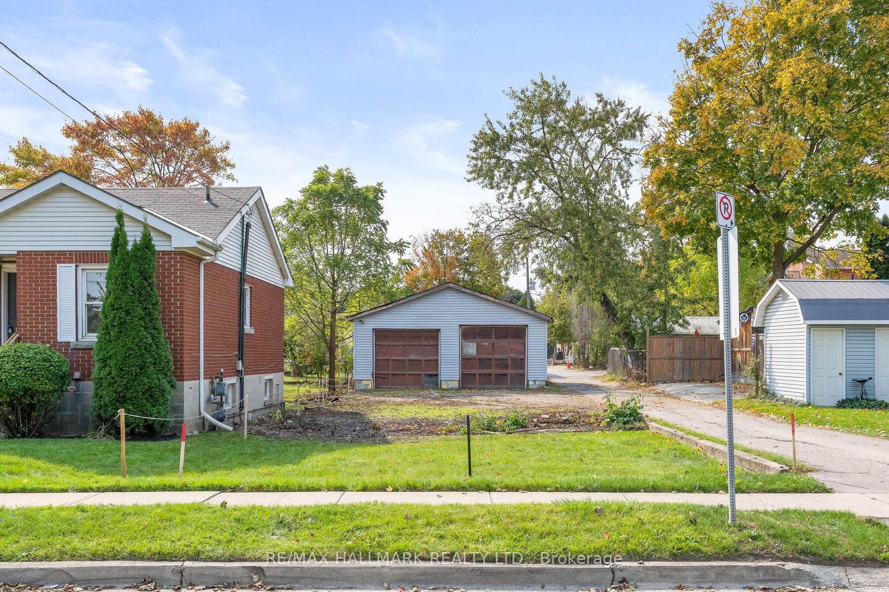 9 Lawrence Avenue Property Photo 1