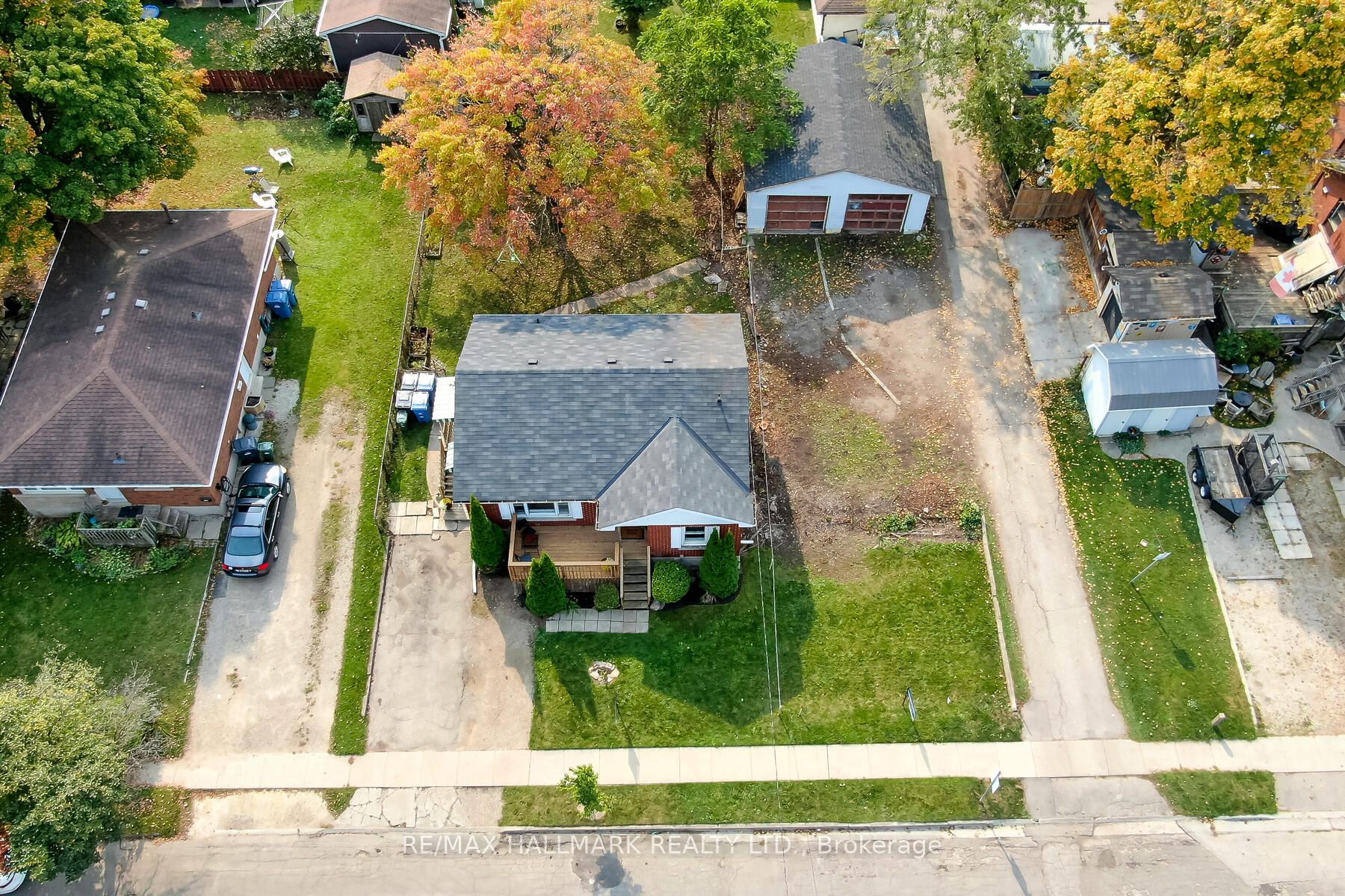 9 Lawrence Avenue Property Photo 2