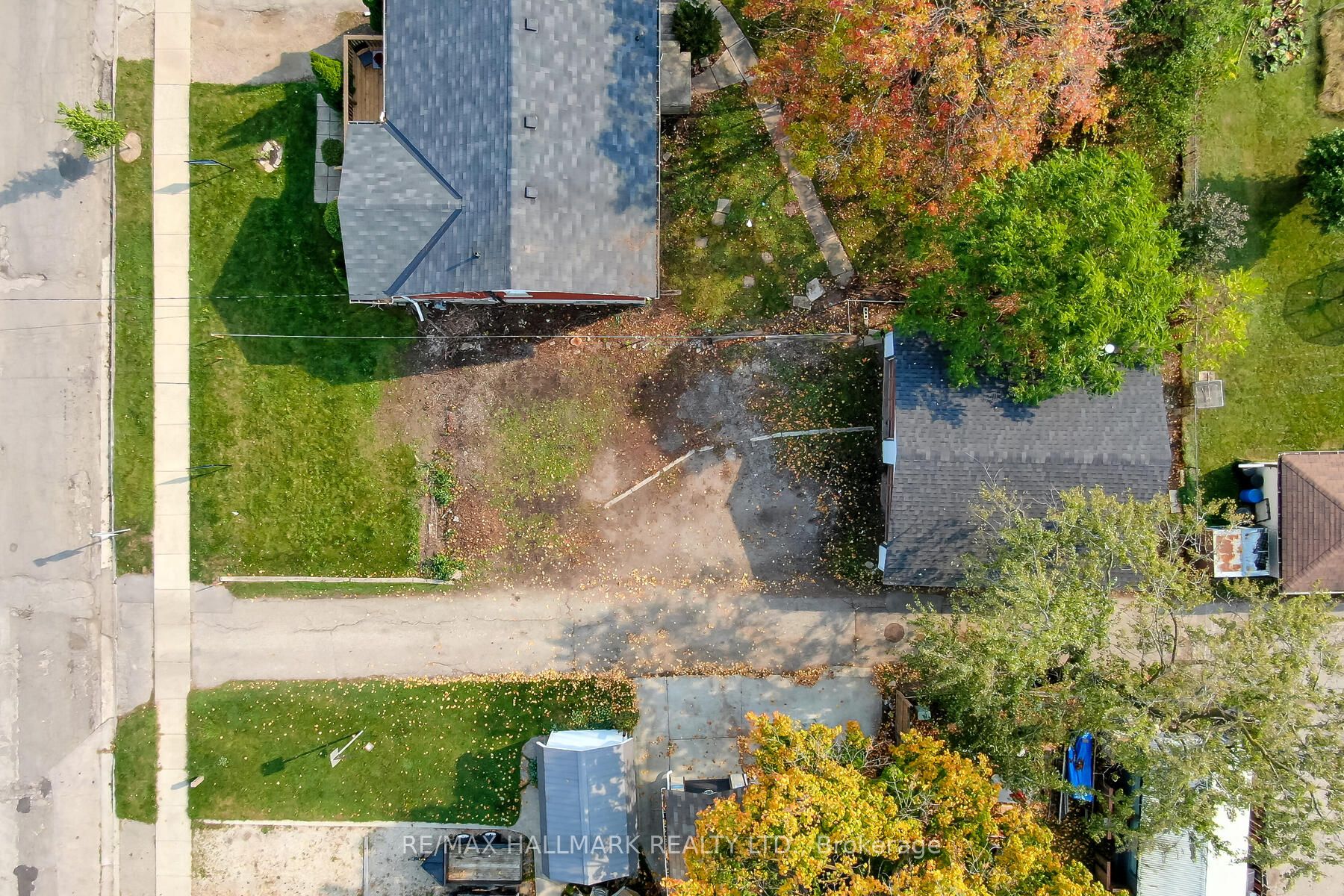 9 Lawrence Avenue Property Photo 3