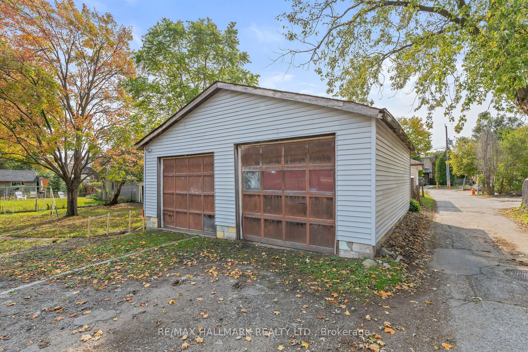 9 Lawrence Avenue Property Photo 5