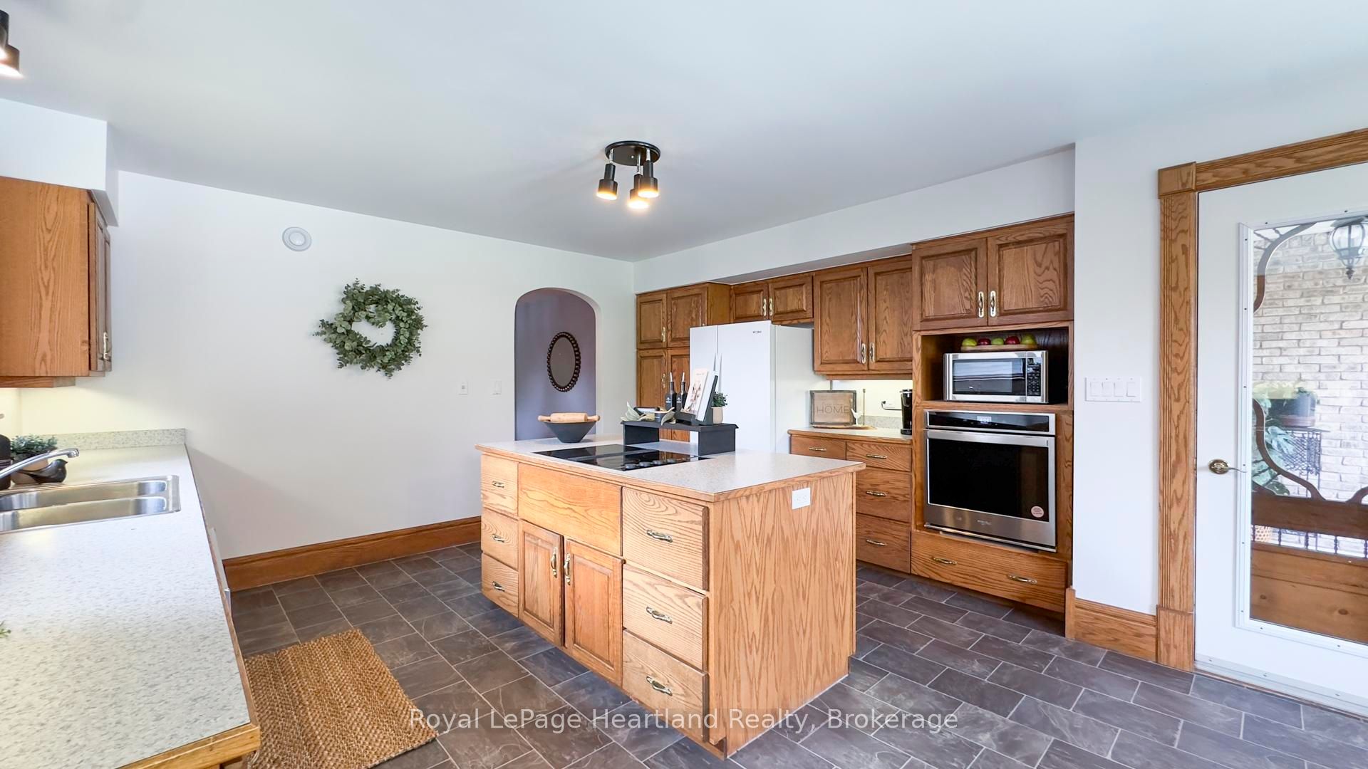 197 Warren Street Property Photo 14
