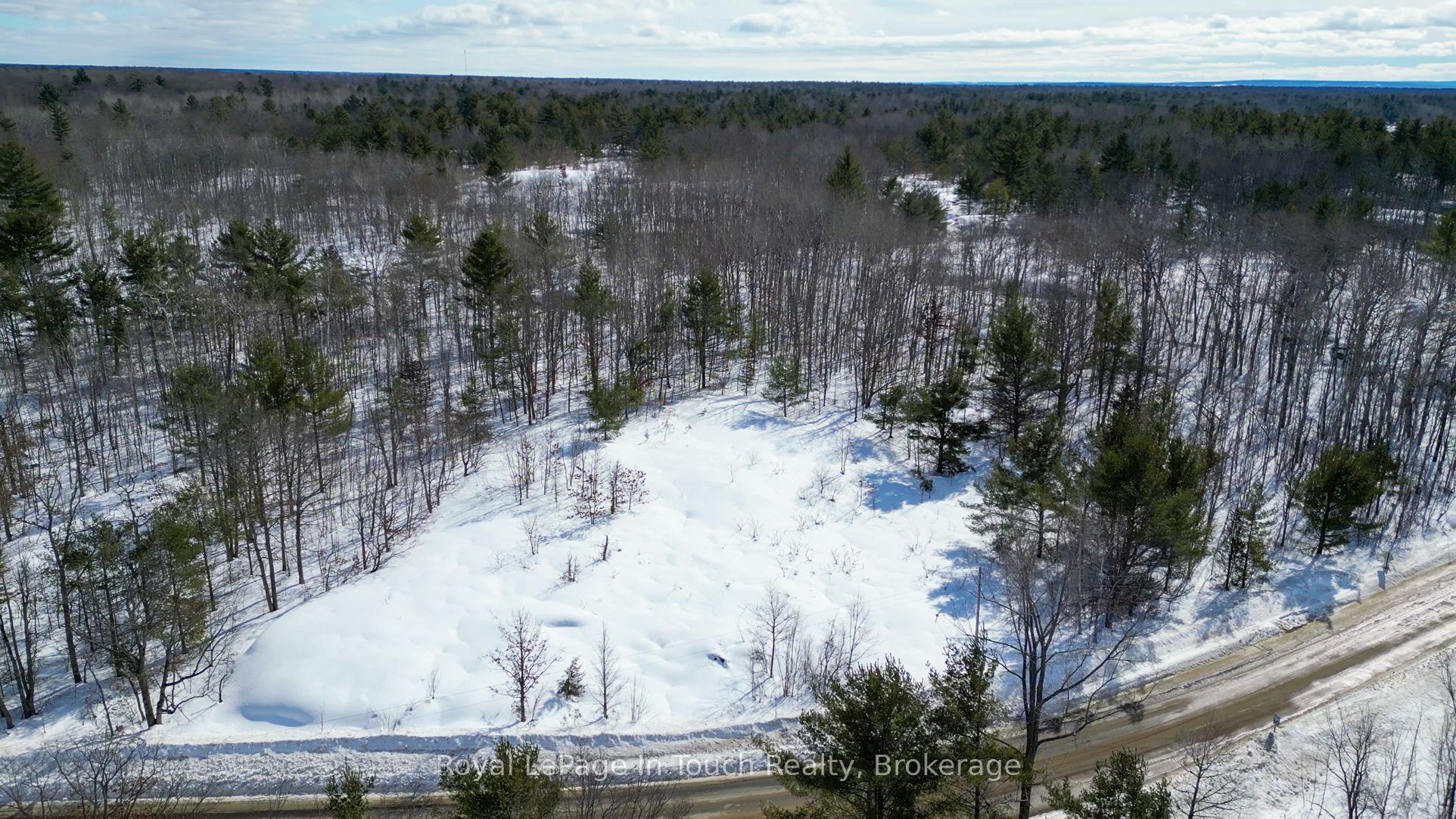 408 S Bay Rd Property Photo 5