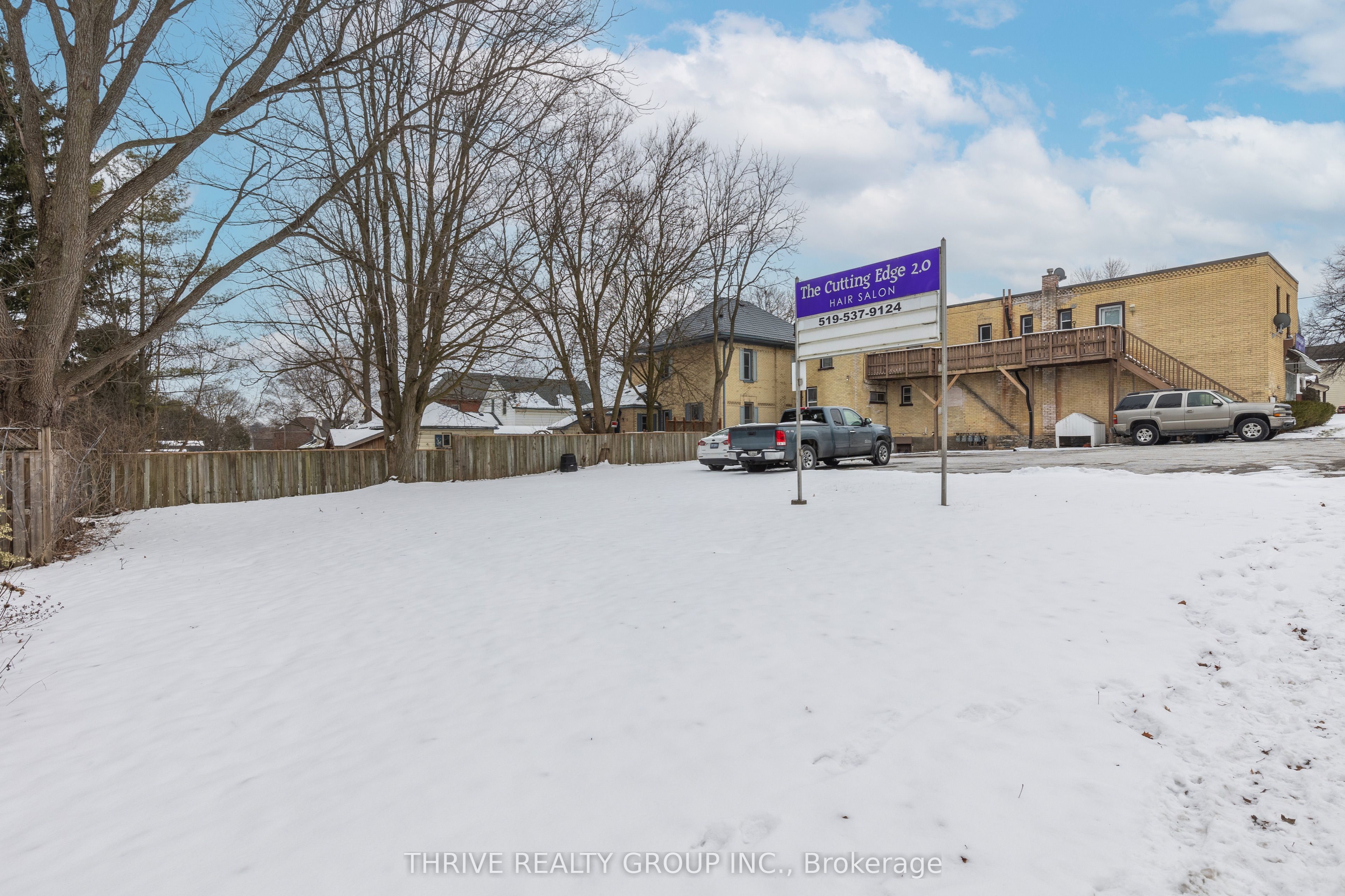 537 Mary Street Property Photo 5