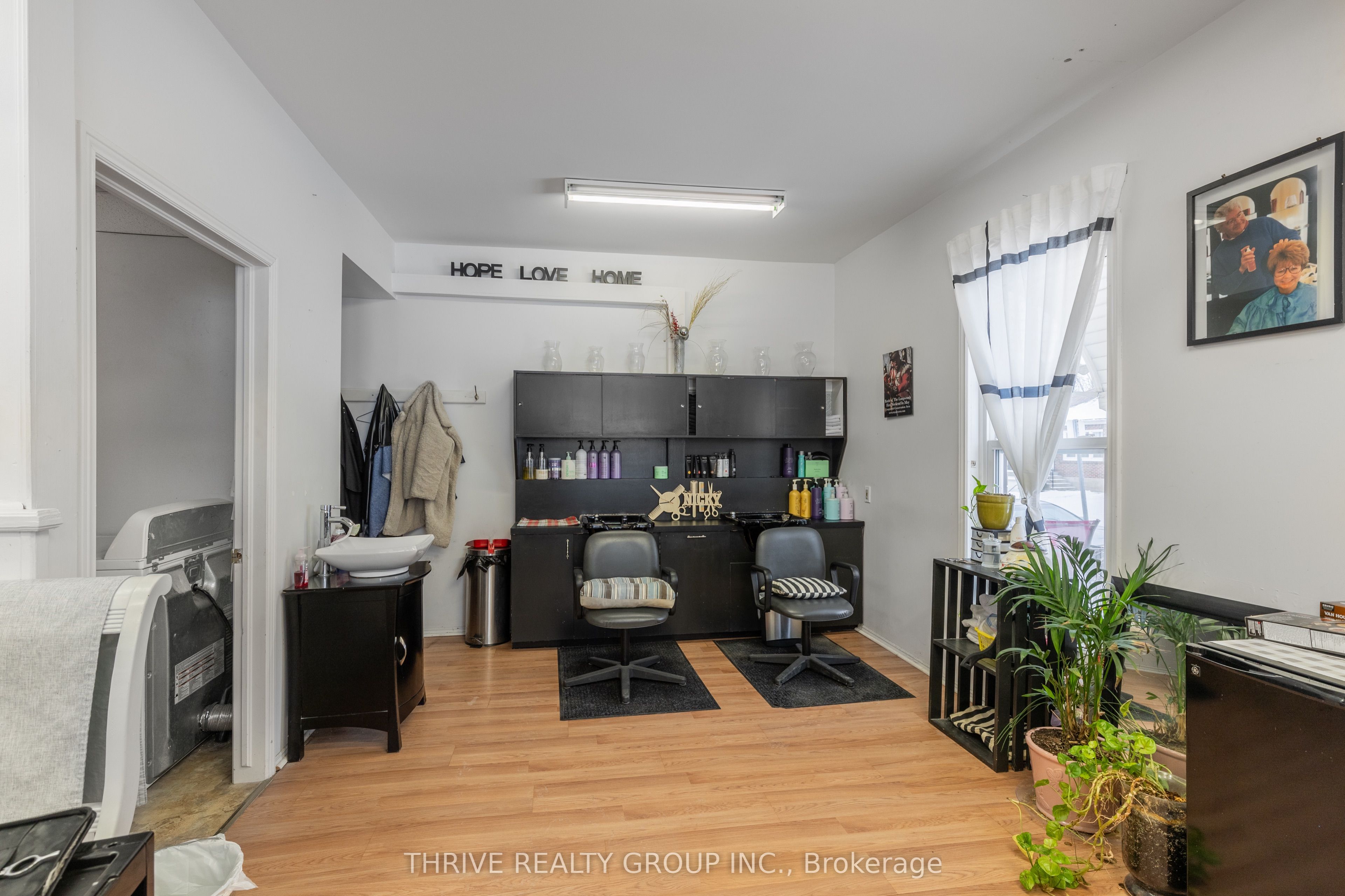 537 Mary Street Property Photo 7