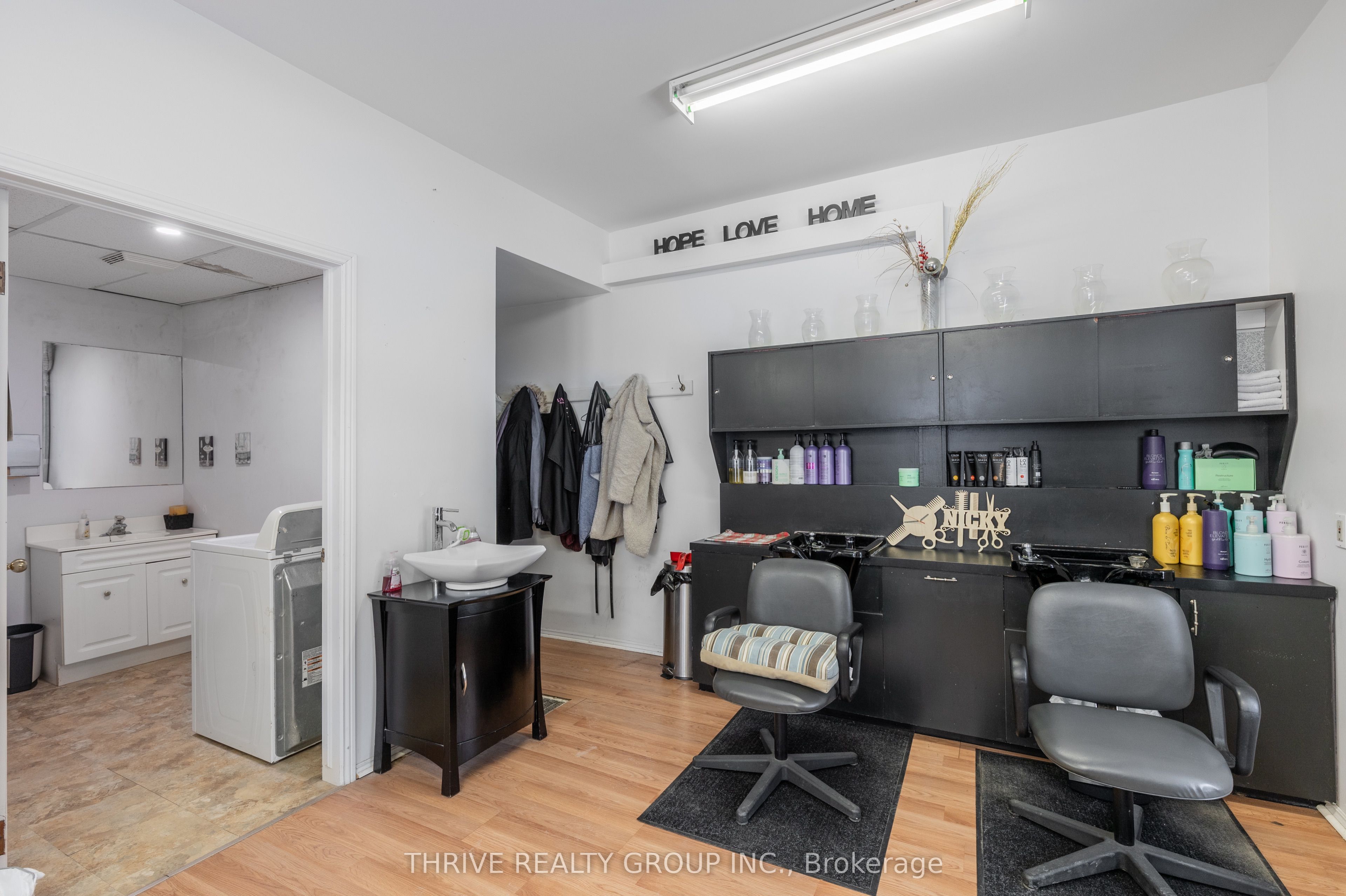 537 Mary Street Property Photo 8