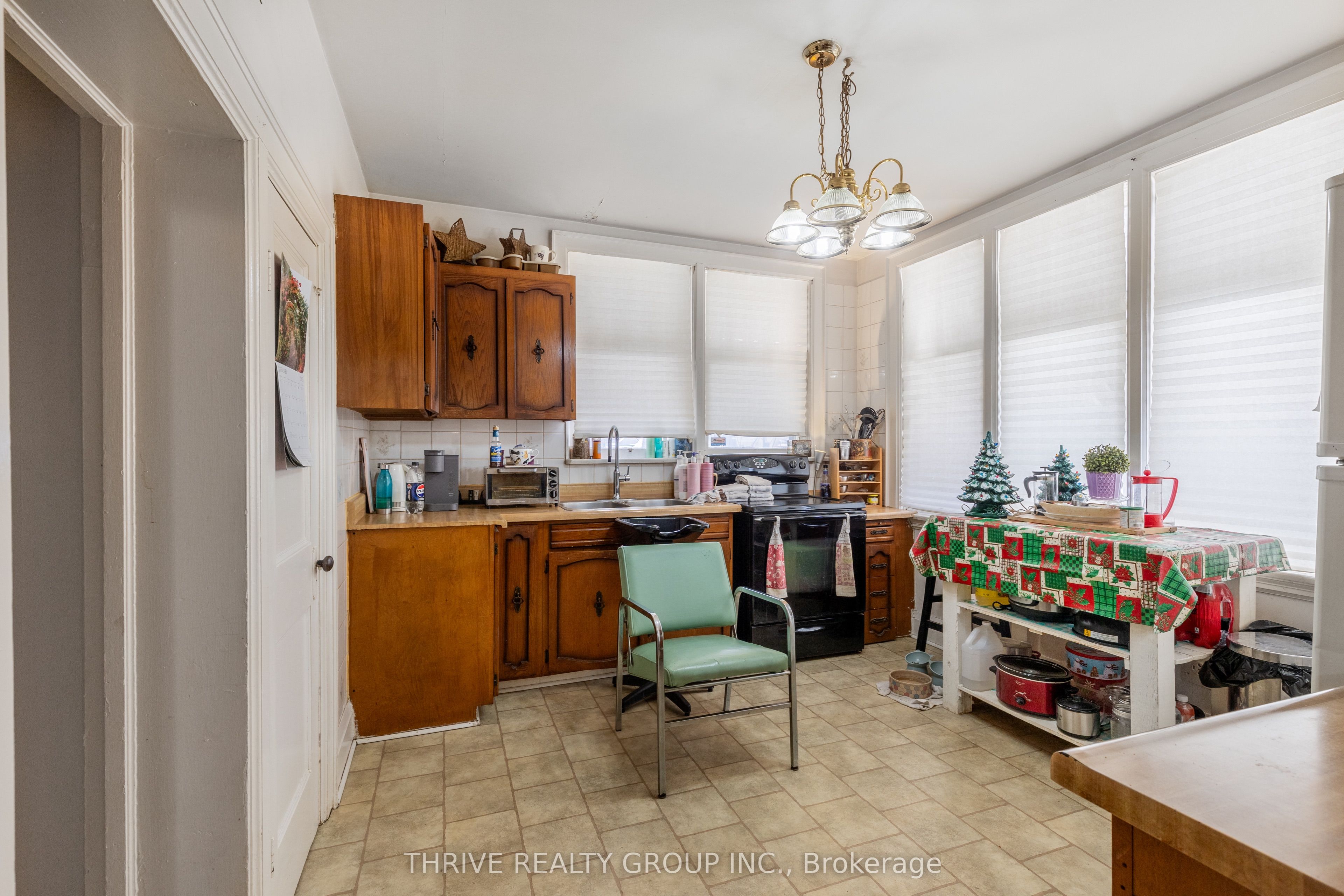 537 Mary Street Property Photo 18