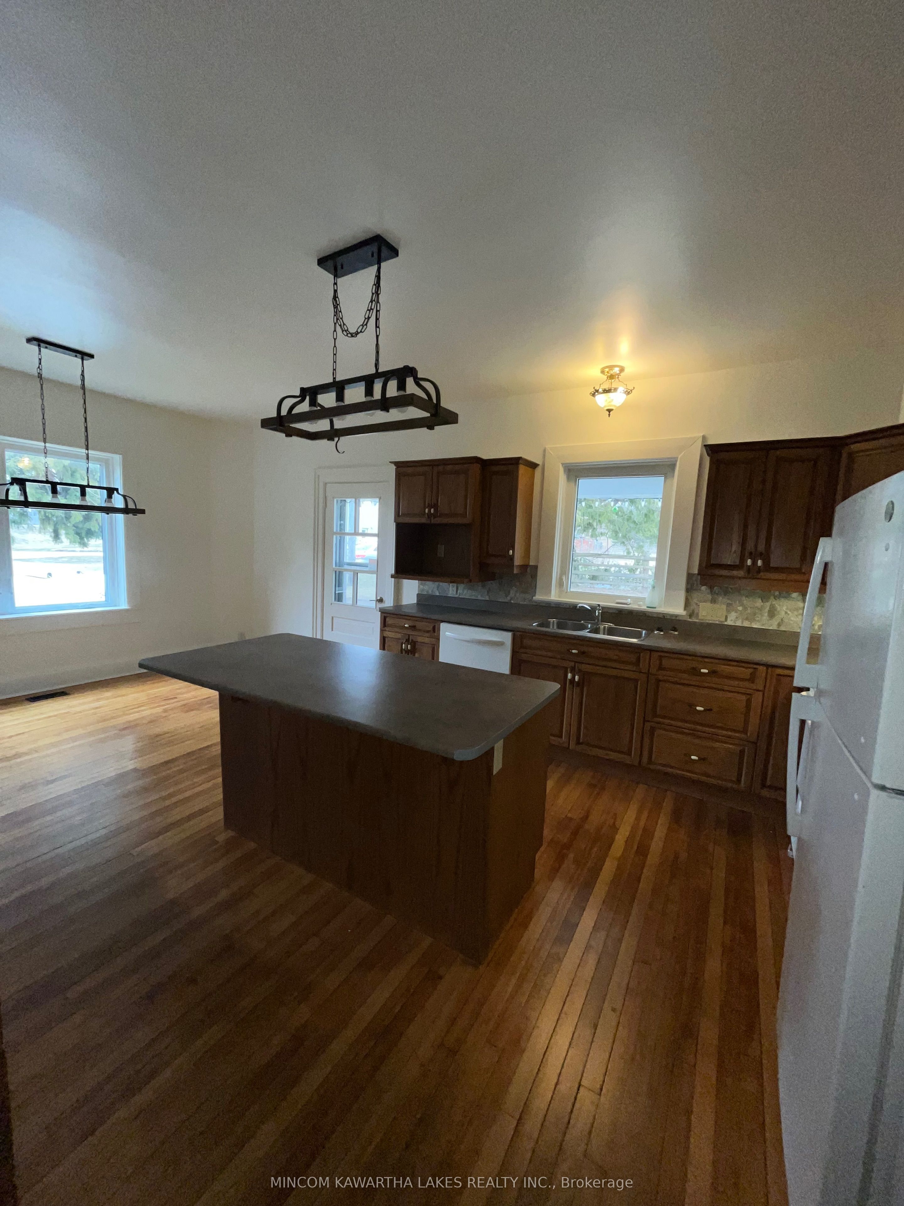 #1 - 363 Lindsay Road Property Photo 4