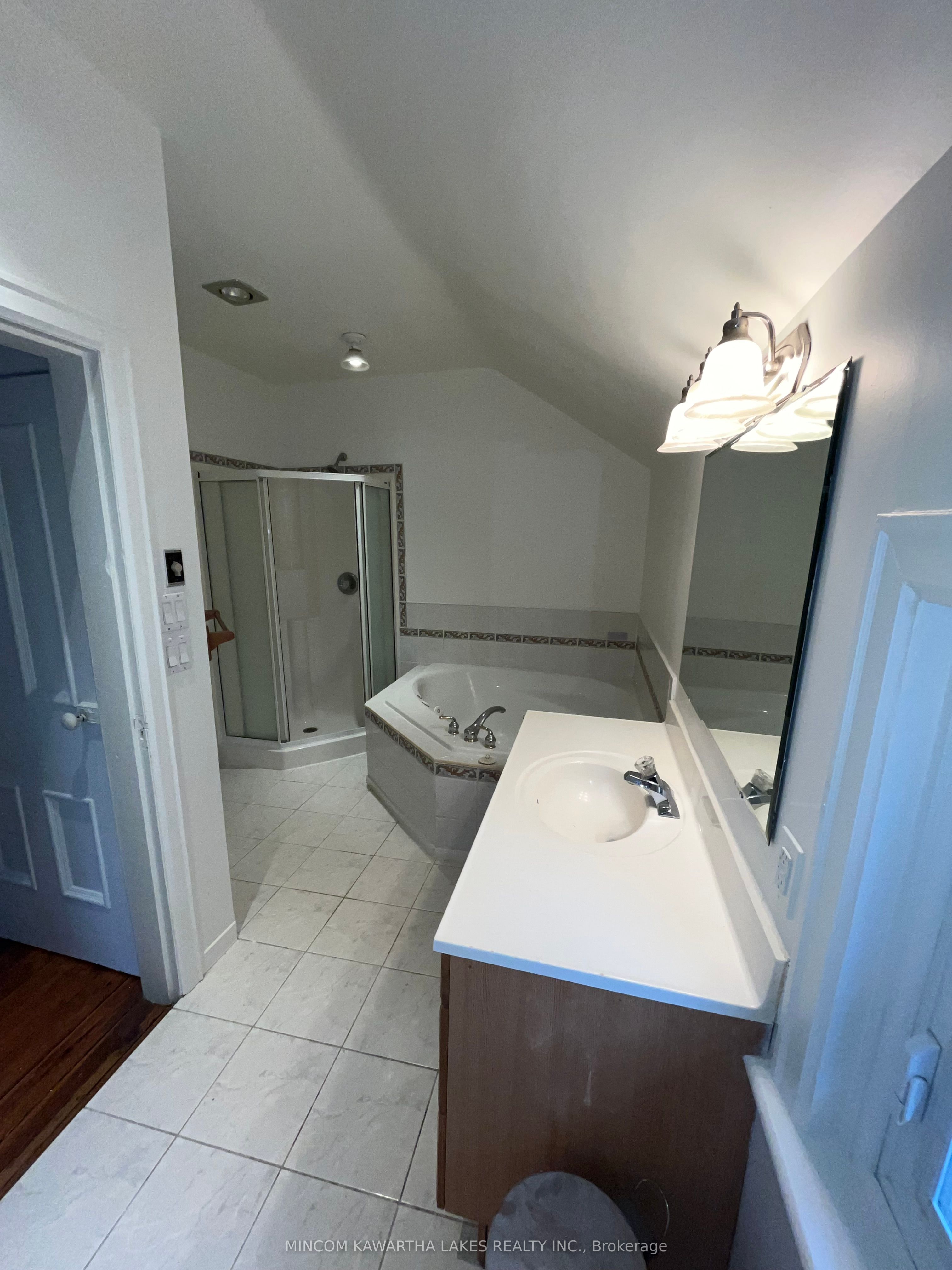#1 - 363 Lindsay Road Property Photo 20