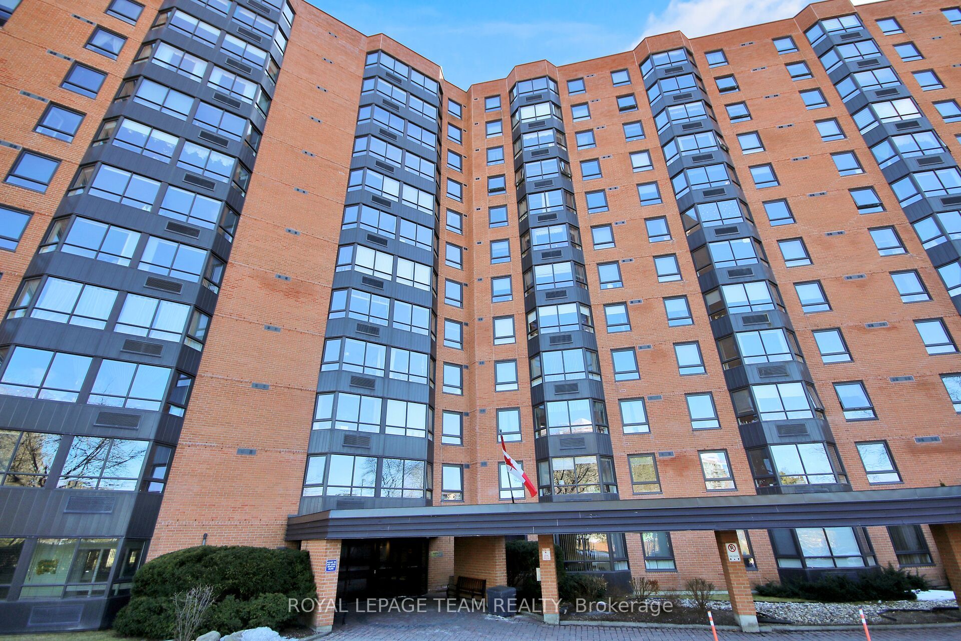 #1209 - 80 Sandcastle Drive Property Photo 4