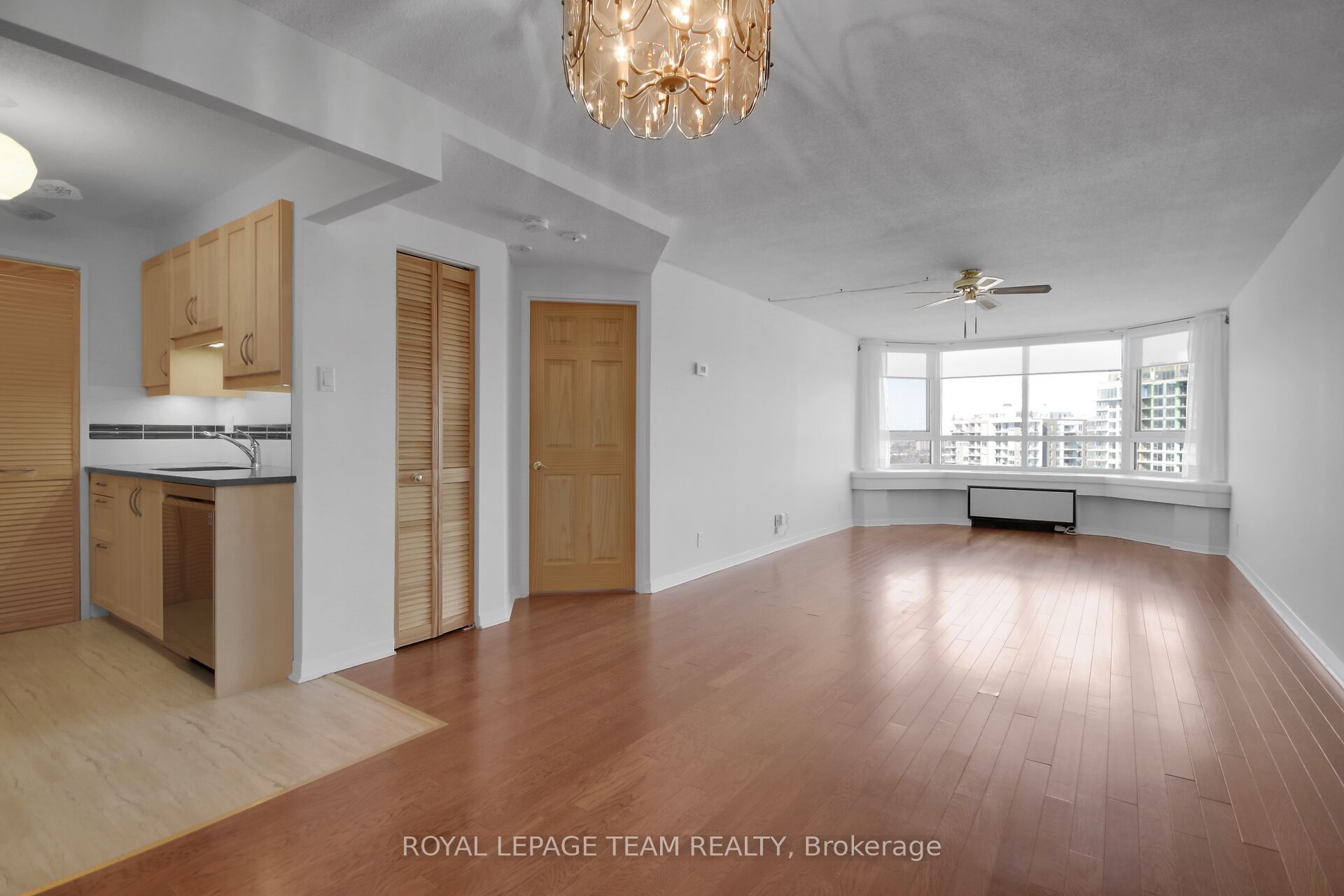 #1209 - 80 Sandcastle Drive Property Photo 8