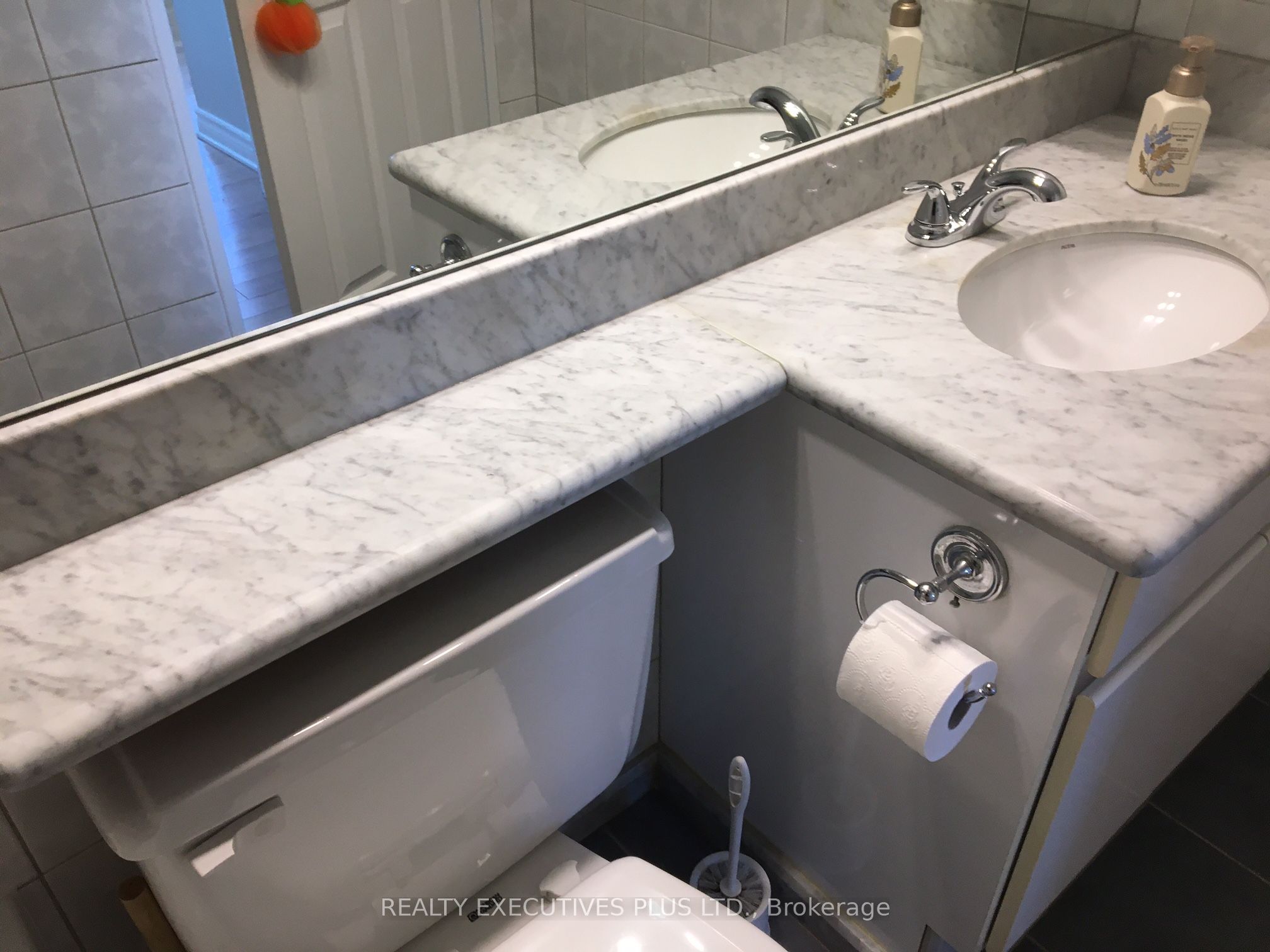 #403 - 530 Laurier Avenue Property Photo 9