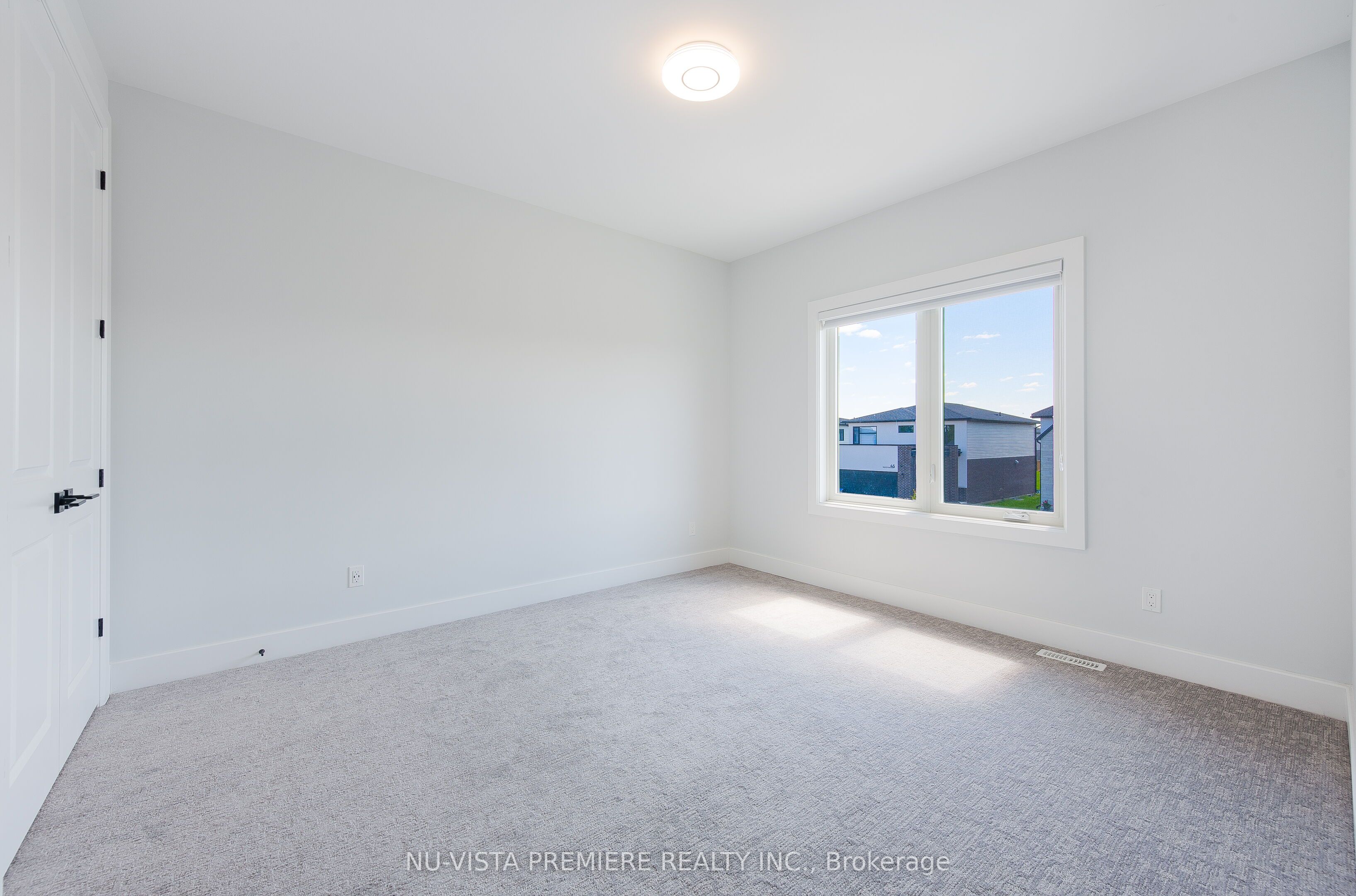 42 Poole Crescent Property Photo 29