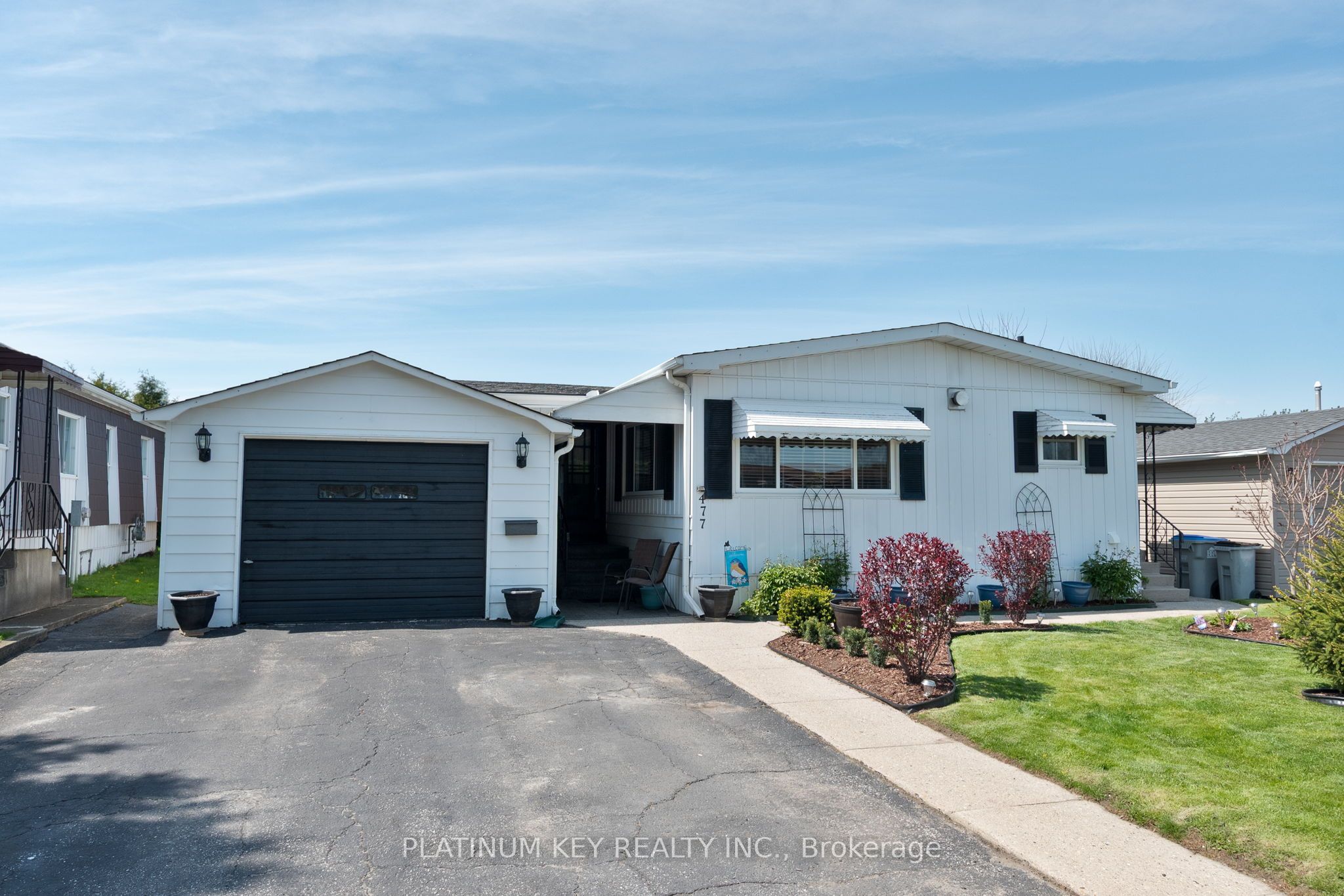 477 Richard Crescent Property Photo 1