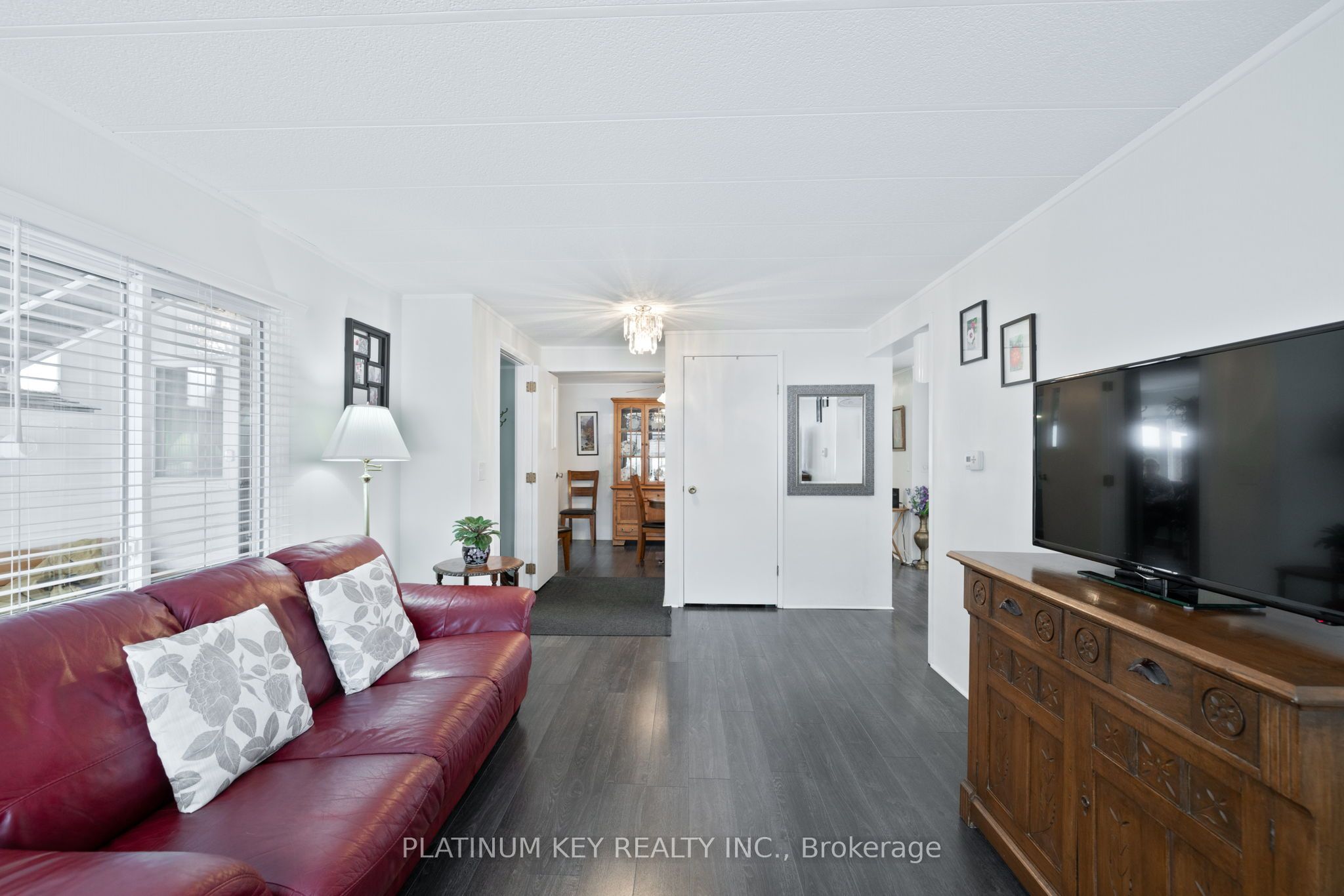 477 Richard Crescent Property Photo 3