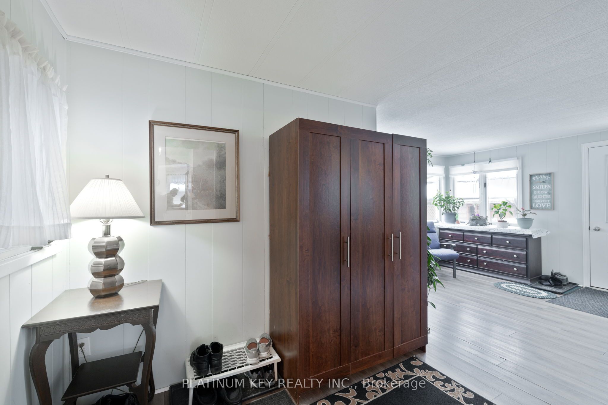 477 Richard Crescent Property Photo 9