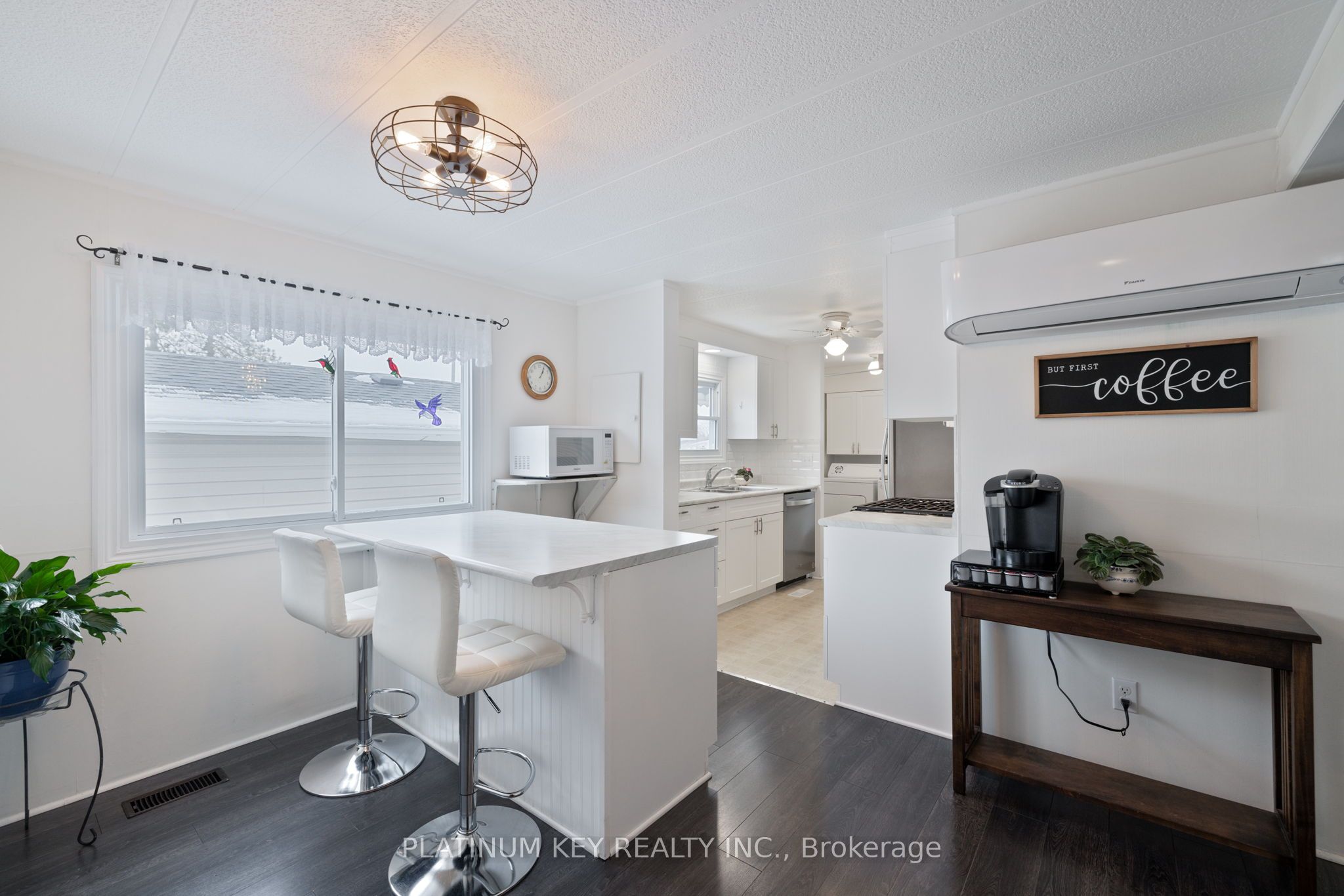 477 Richard Crescent Property Photo 10