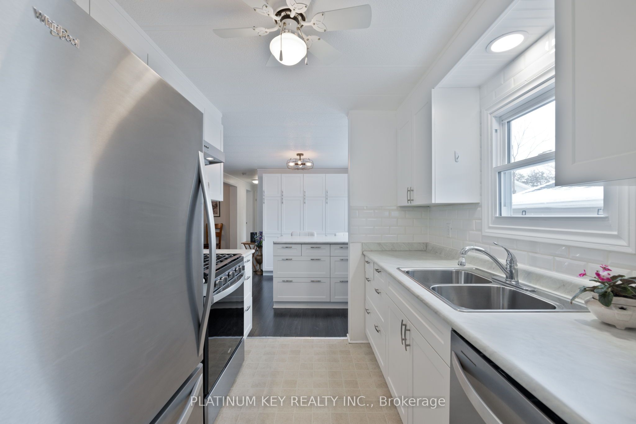 477 Richard Crescent Property Photo 12