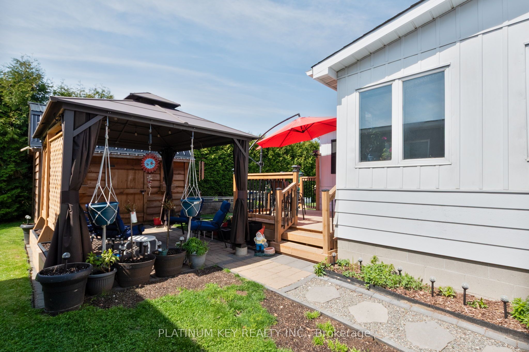477 Richard Crescent Property Photo 18
