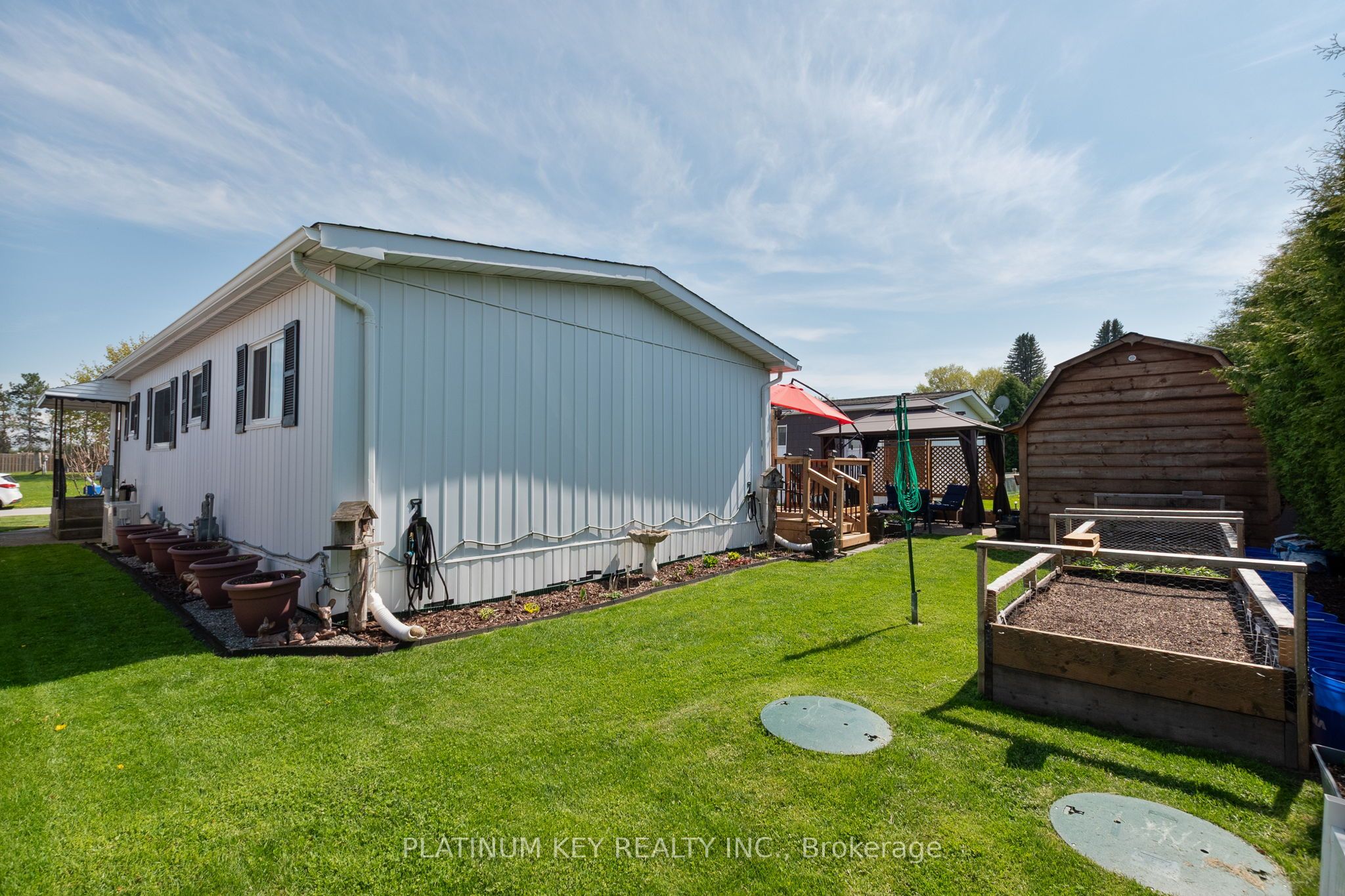 477 Richard Crescent Property Photo 23