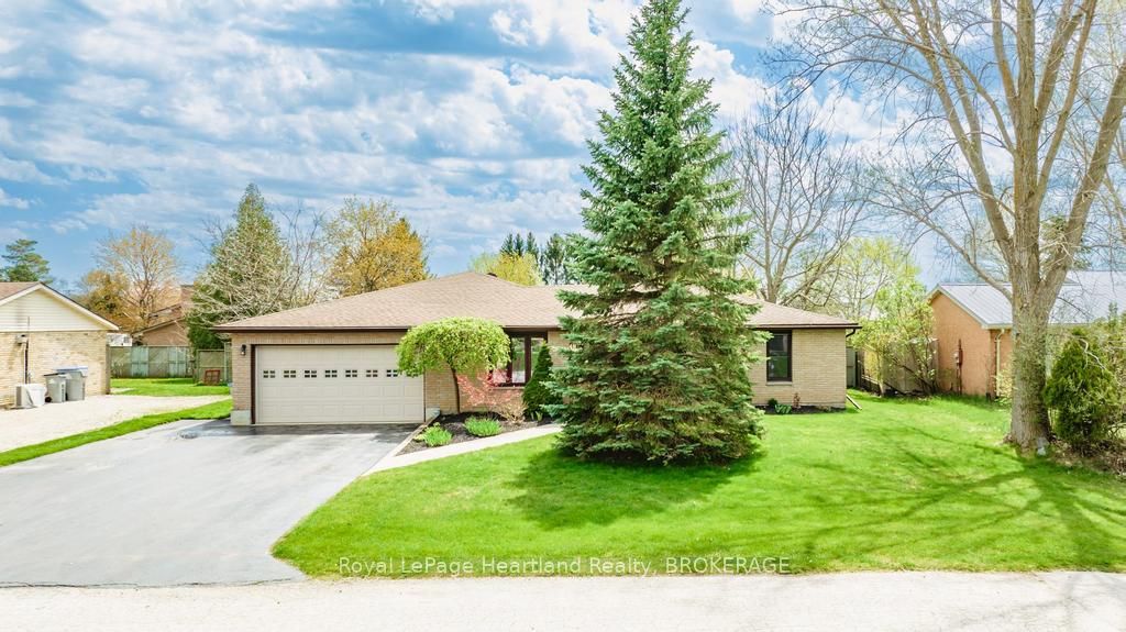 4 Ducharme Crescent Property Photo 2